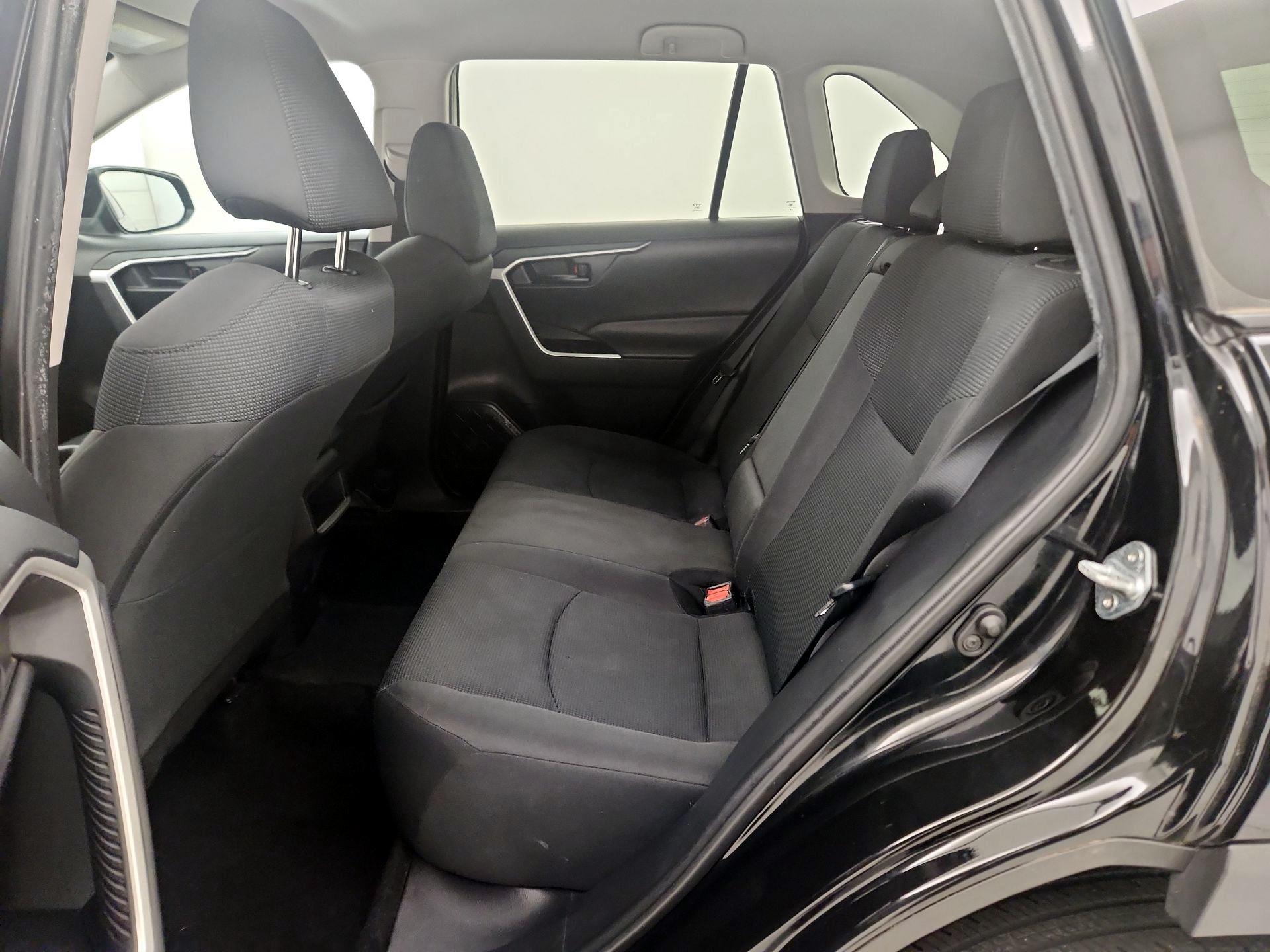 Thumbnail: 2021 Toyota RAV4 - 19