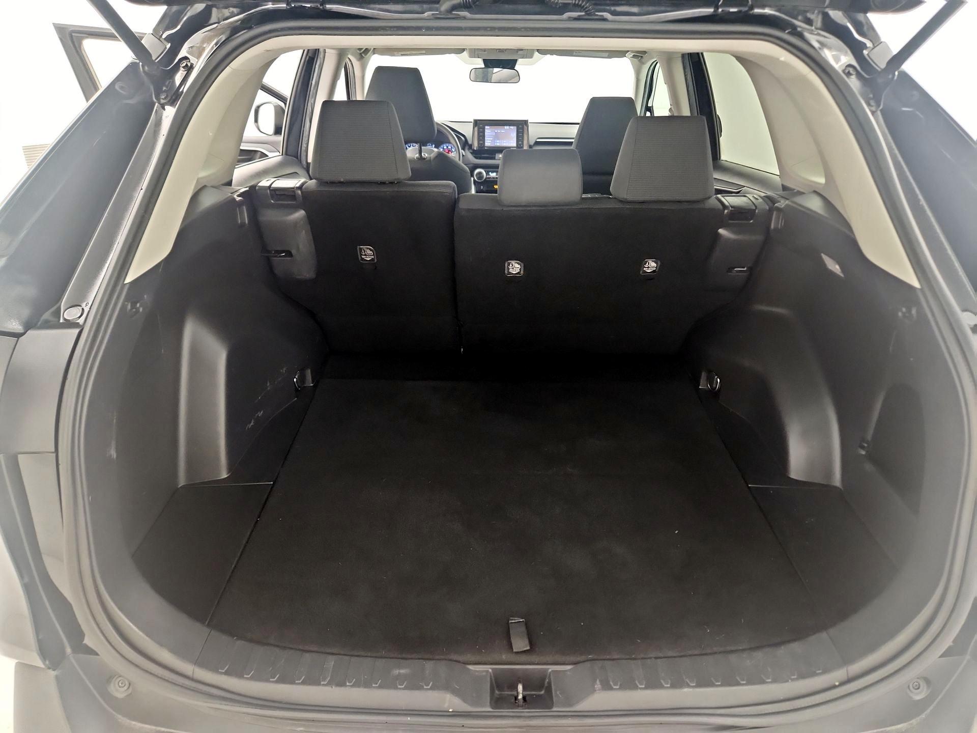 Thumbnail: 2021 Toyota RAV4 - 20