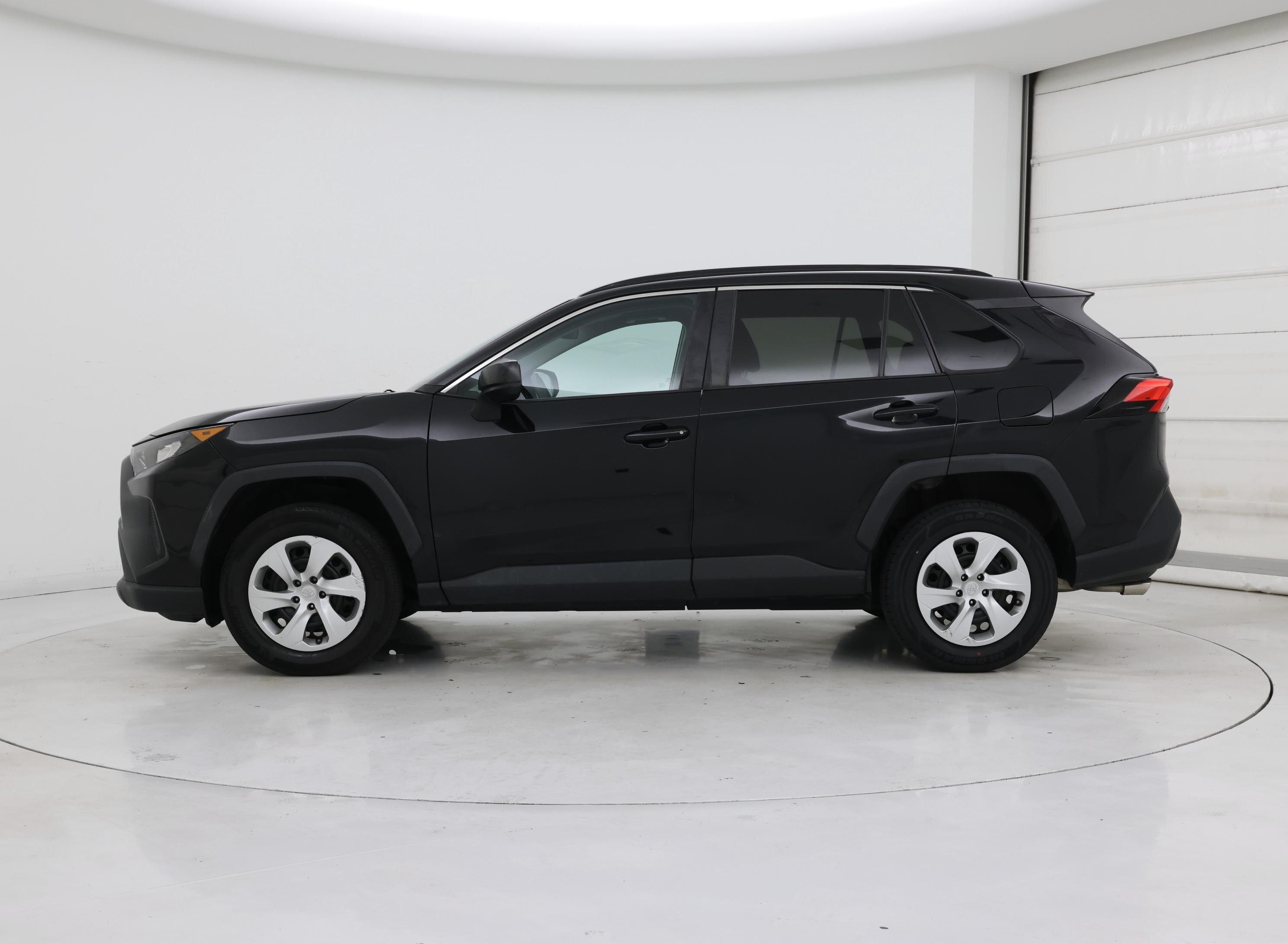 Thumbnail: 2021 Toyota RAV4 - 3