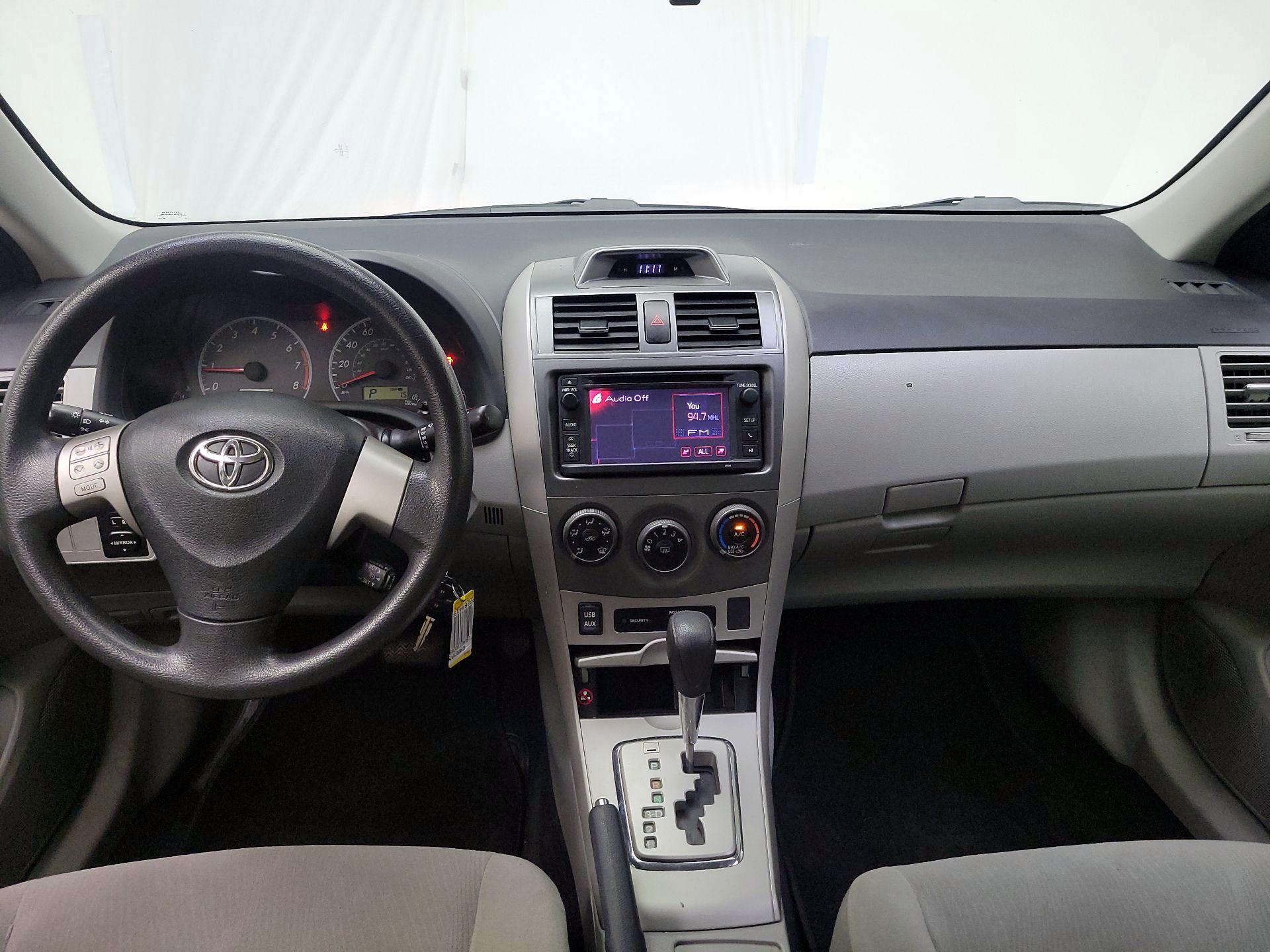Thumbnail: 2013 Toyota Corolla - 9