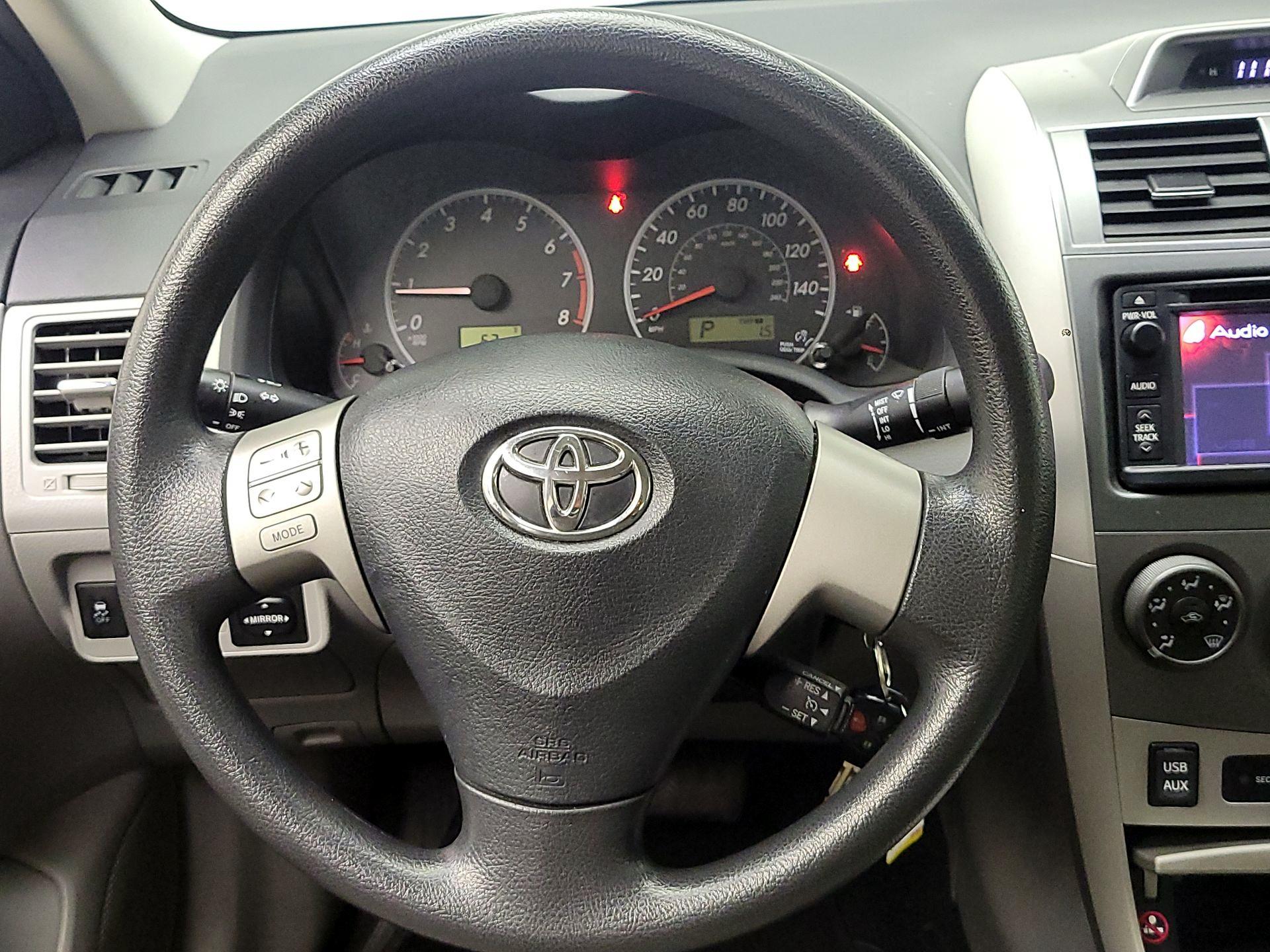 Thumbnail: 2013 Toyota Corolla - 10