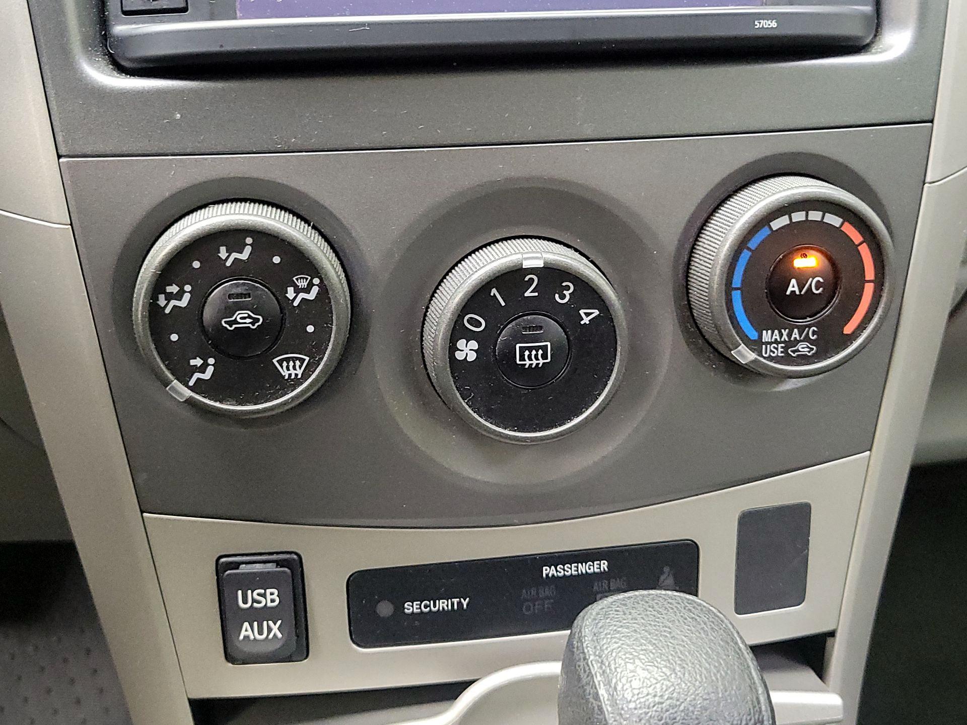 Thumbnail: 2013 Toyota Corolla - 15
