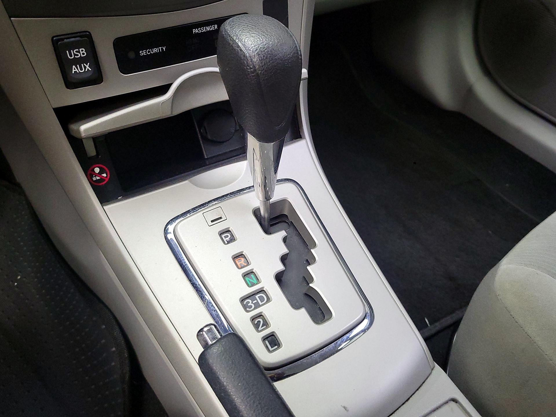 Thumbnail: 2013 Toyota Corolla - 16