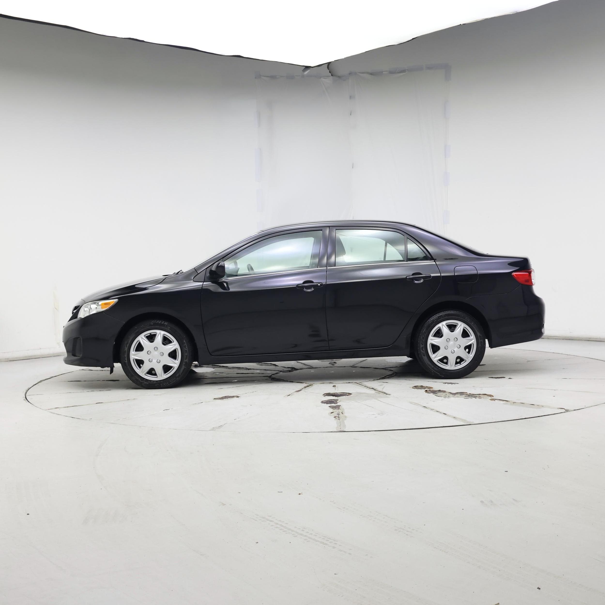 Thumbnail: 2013 Toyota Corolla - 3