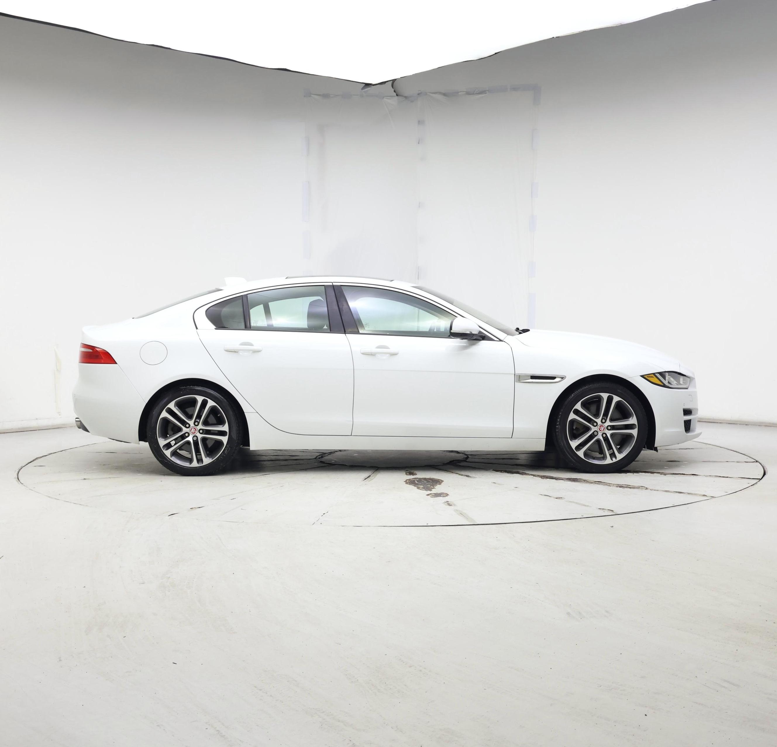 Thumbnail: 2018 Jaguar XE - 7