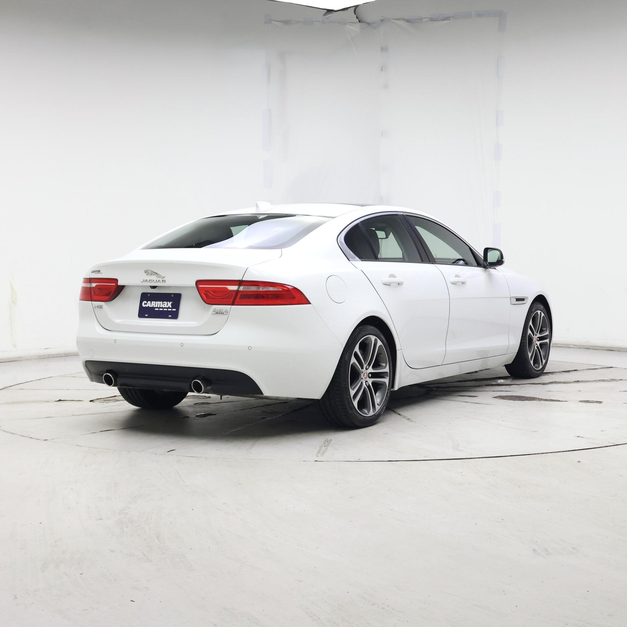 Thumbnail: 2018 Jaguar XE - 8