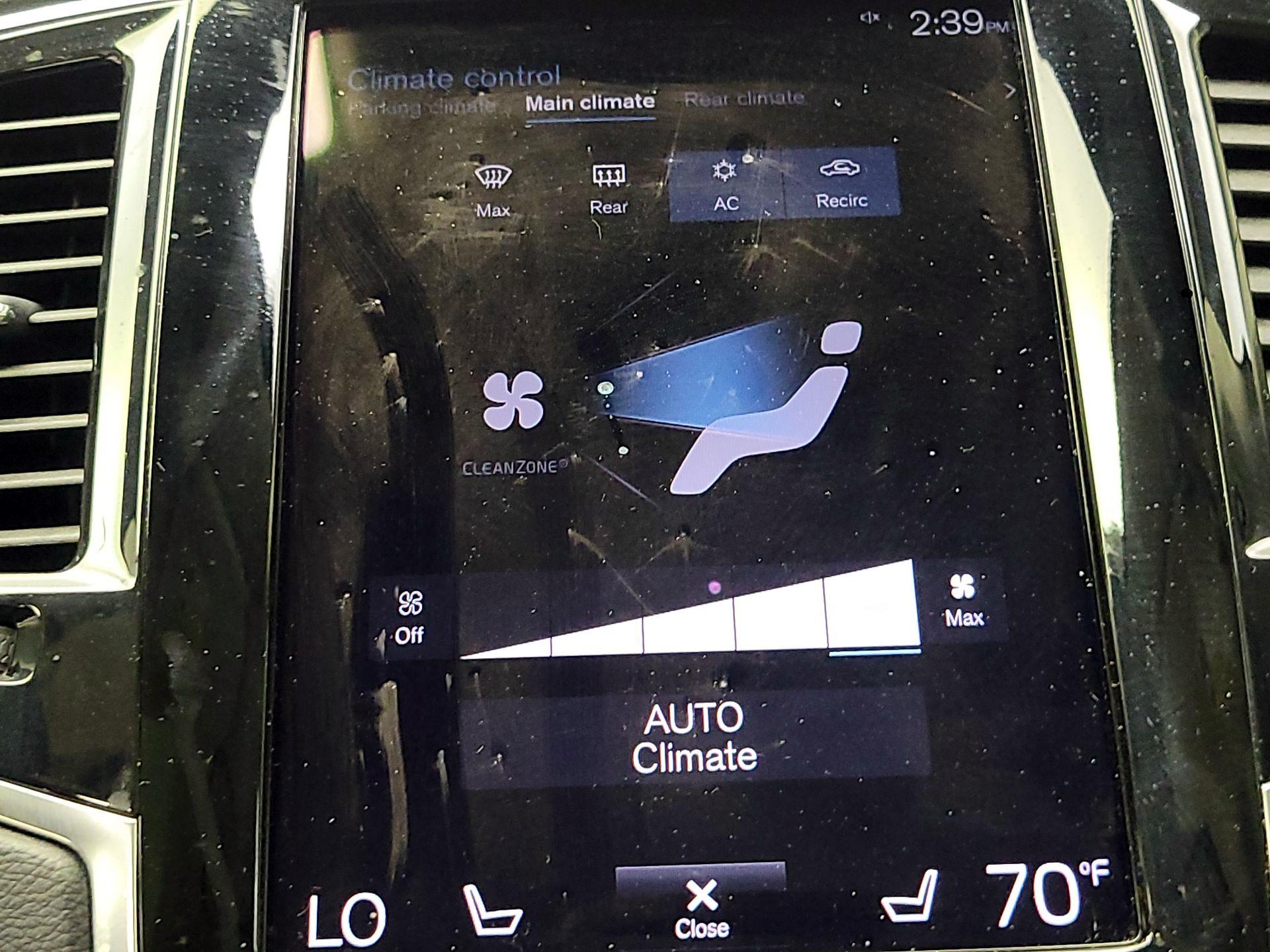Thumbnail: 2020 Volvo XC90 - 17