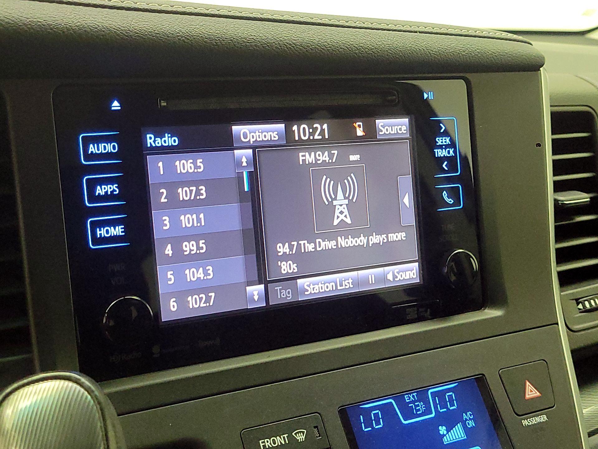 Thumbnail: 2016 Toyota Sienna - 16