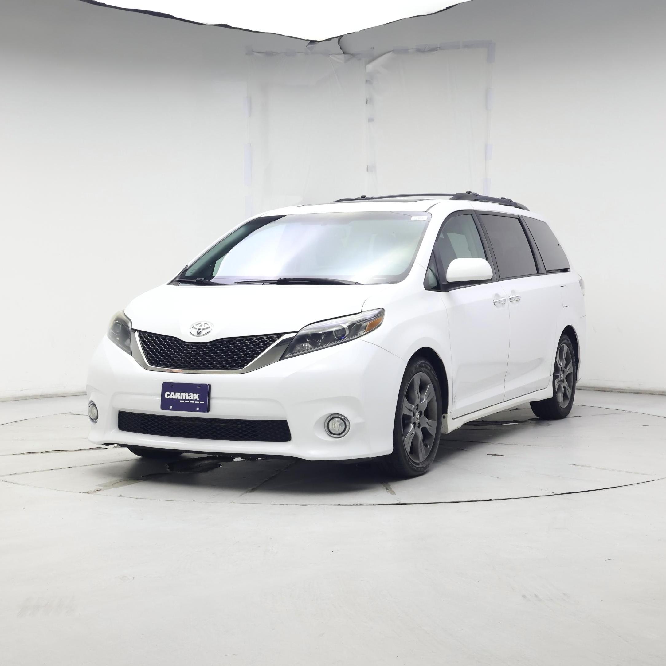 Thumbnail: 2016 Toyota Sienna - 4