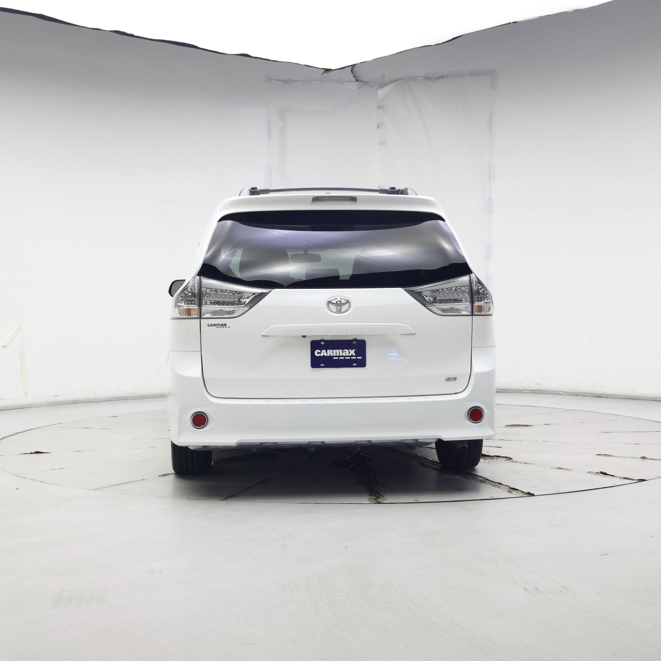 Thumbnail: 2016 Toyota Sienna - 6