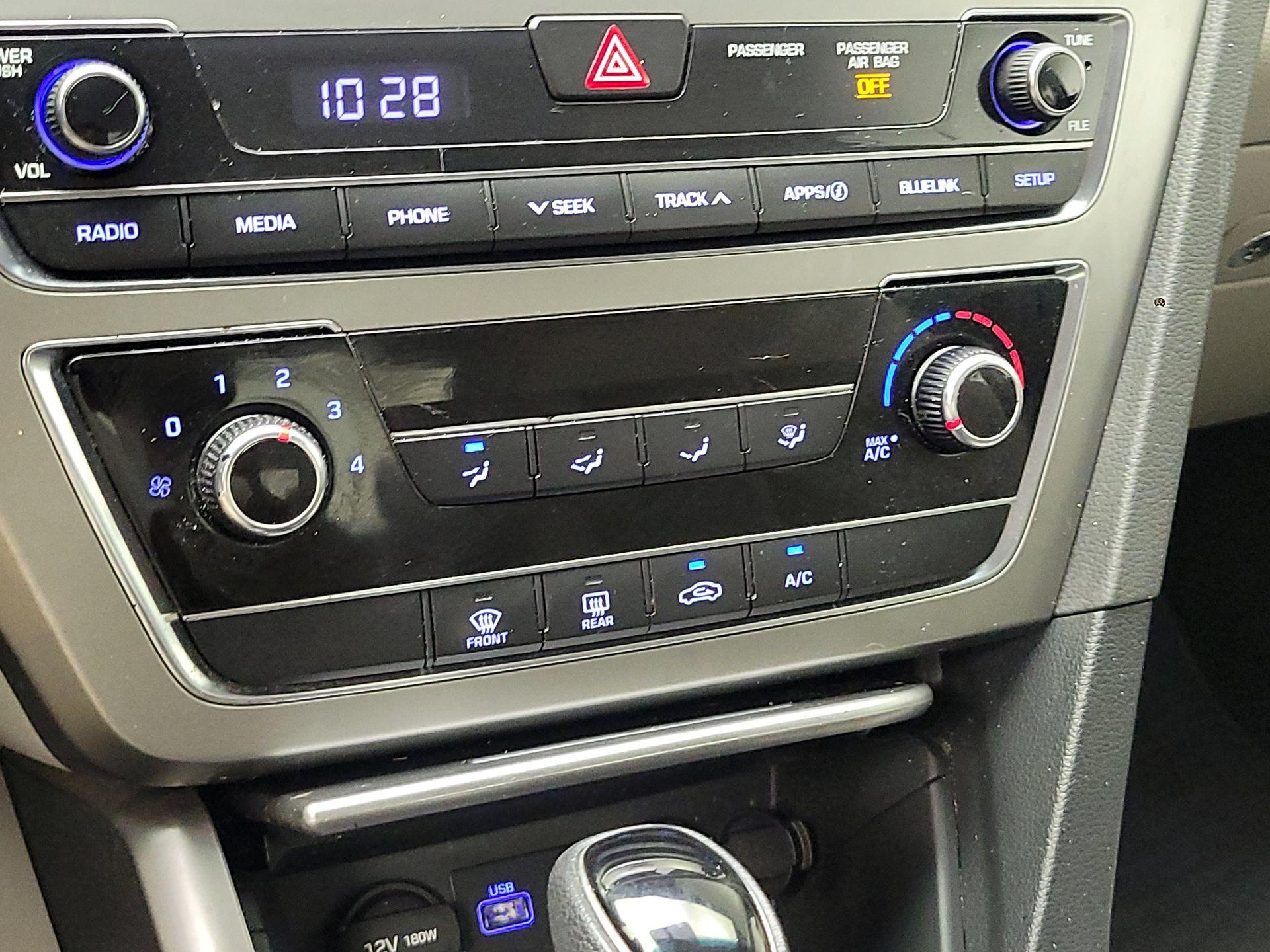 Thumbnail: 2016 Hyundai Sonata - 16