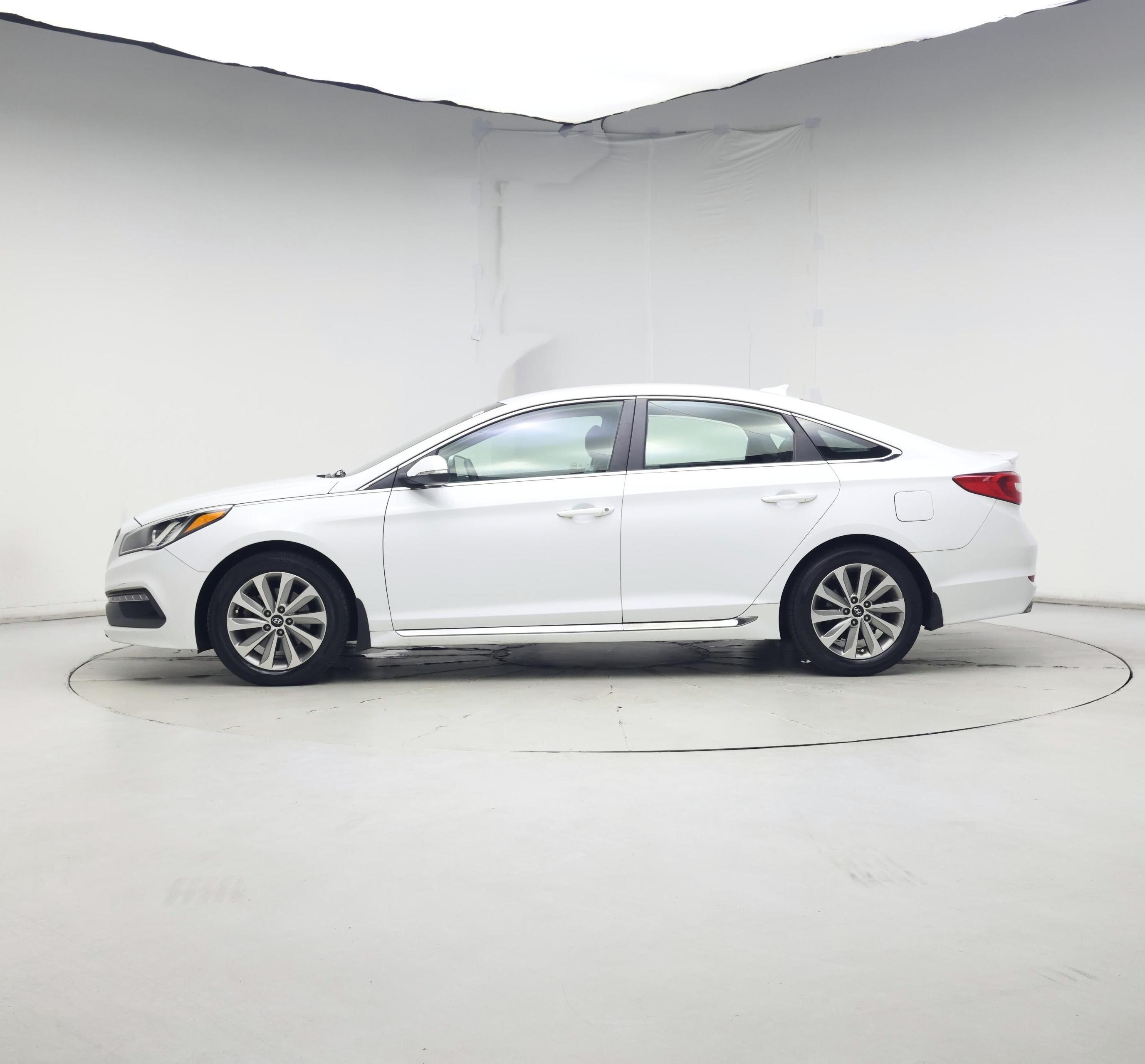 Thumbnail: 2016 Hyundai Sonata - 3