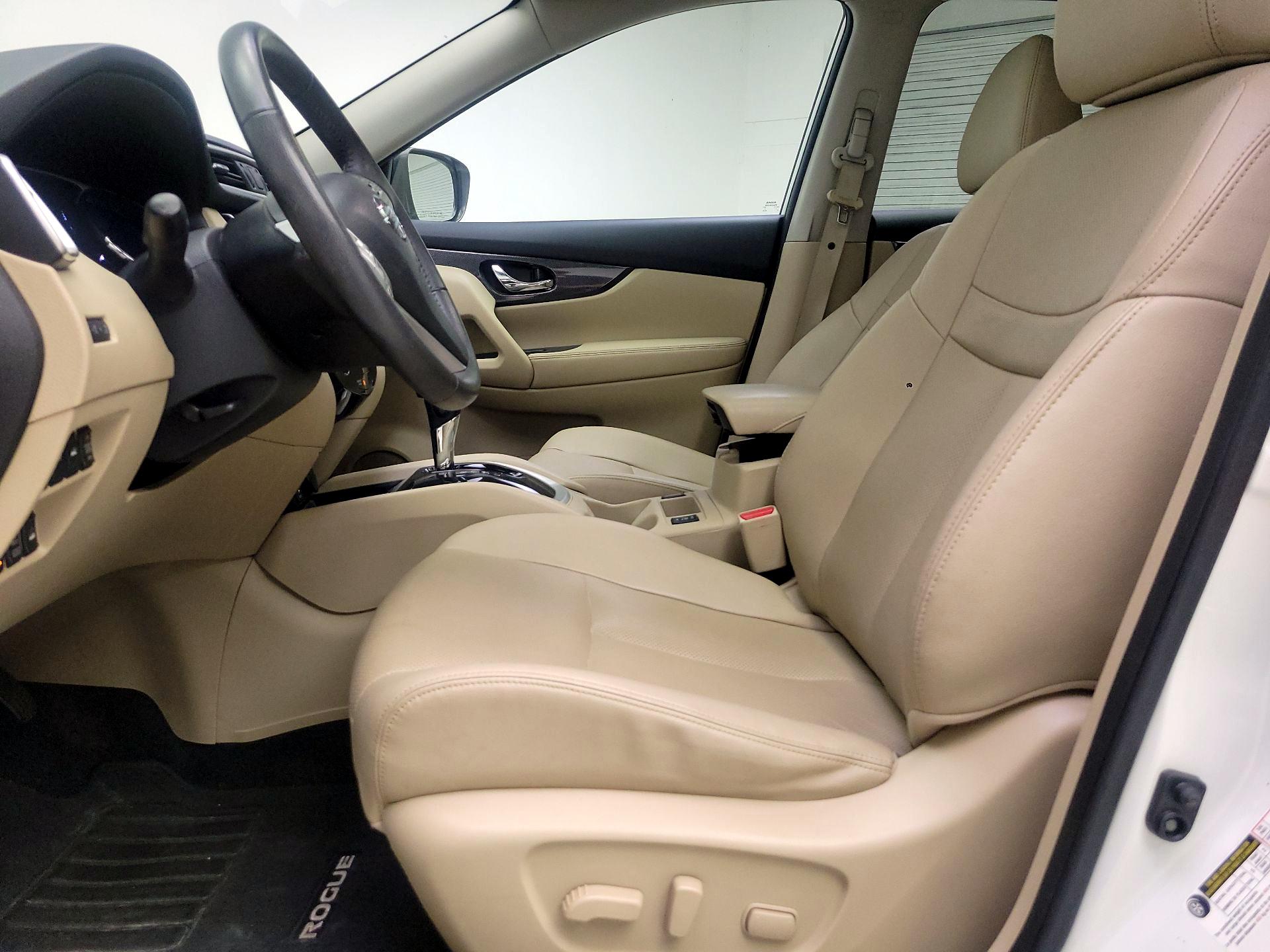 Thumbnail: 2016 Nissan Rogue - 11
