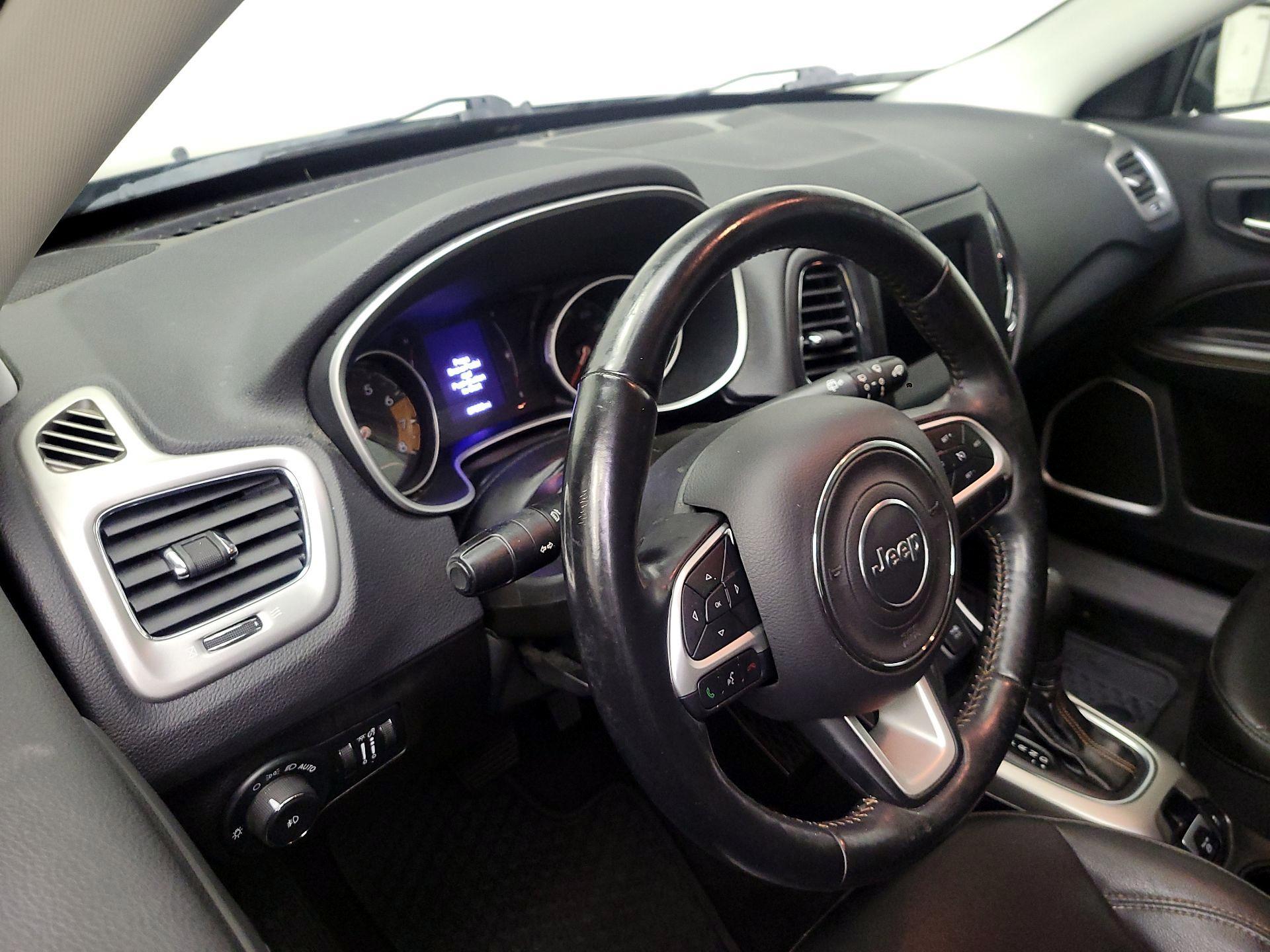 Thumbnail: 2020 Jeep Compass - 9