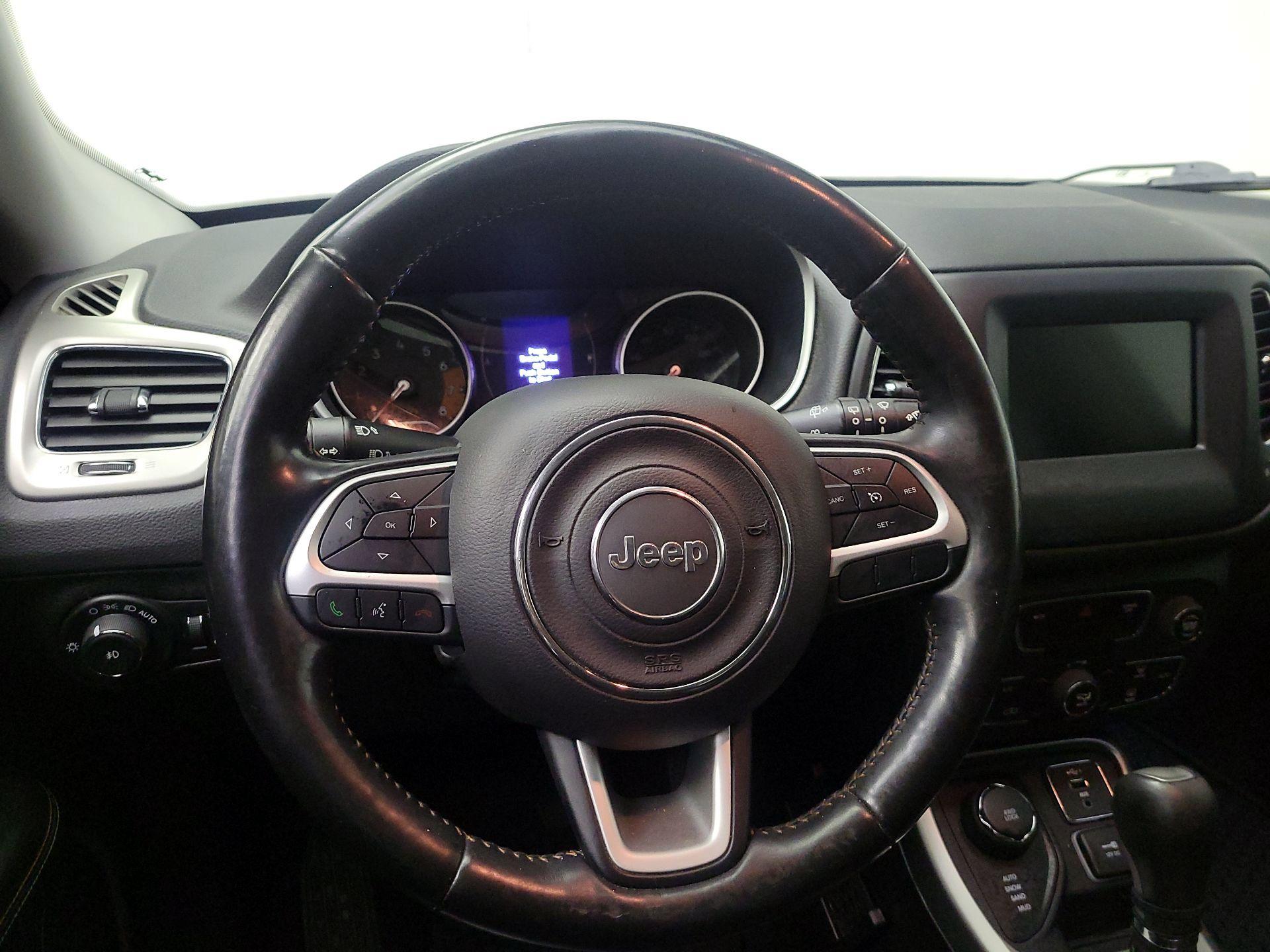 Thumbnail: 2020 Jeep Compass - 10