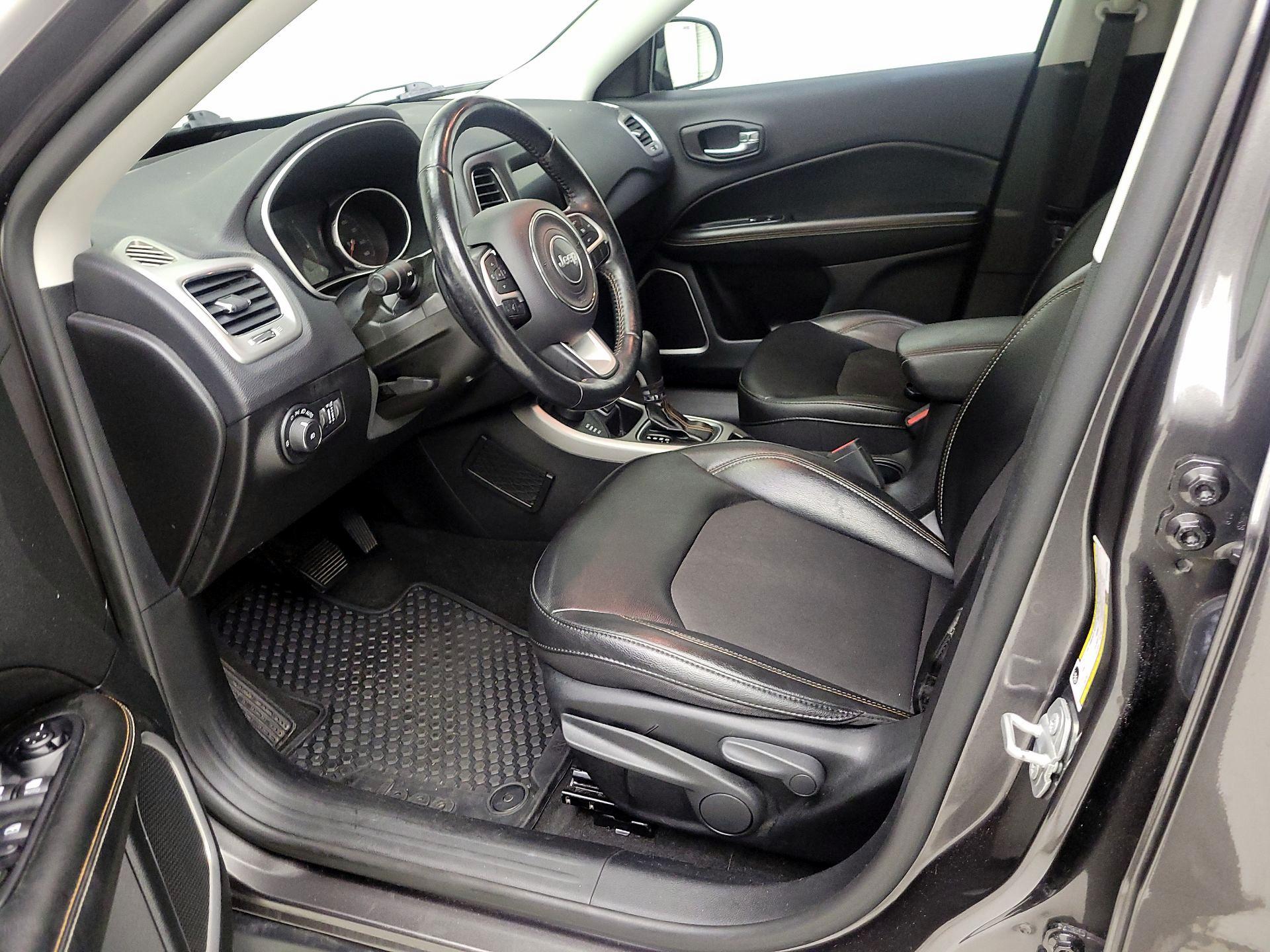 Thumbnail: 2020 Jeep Compass - 11