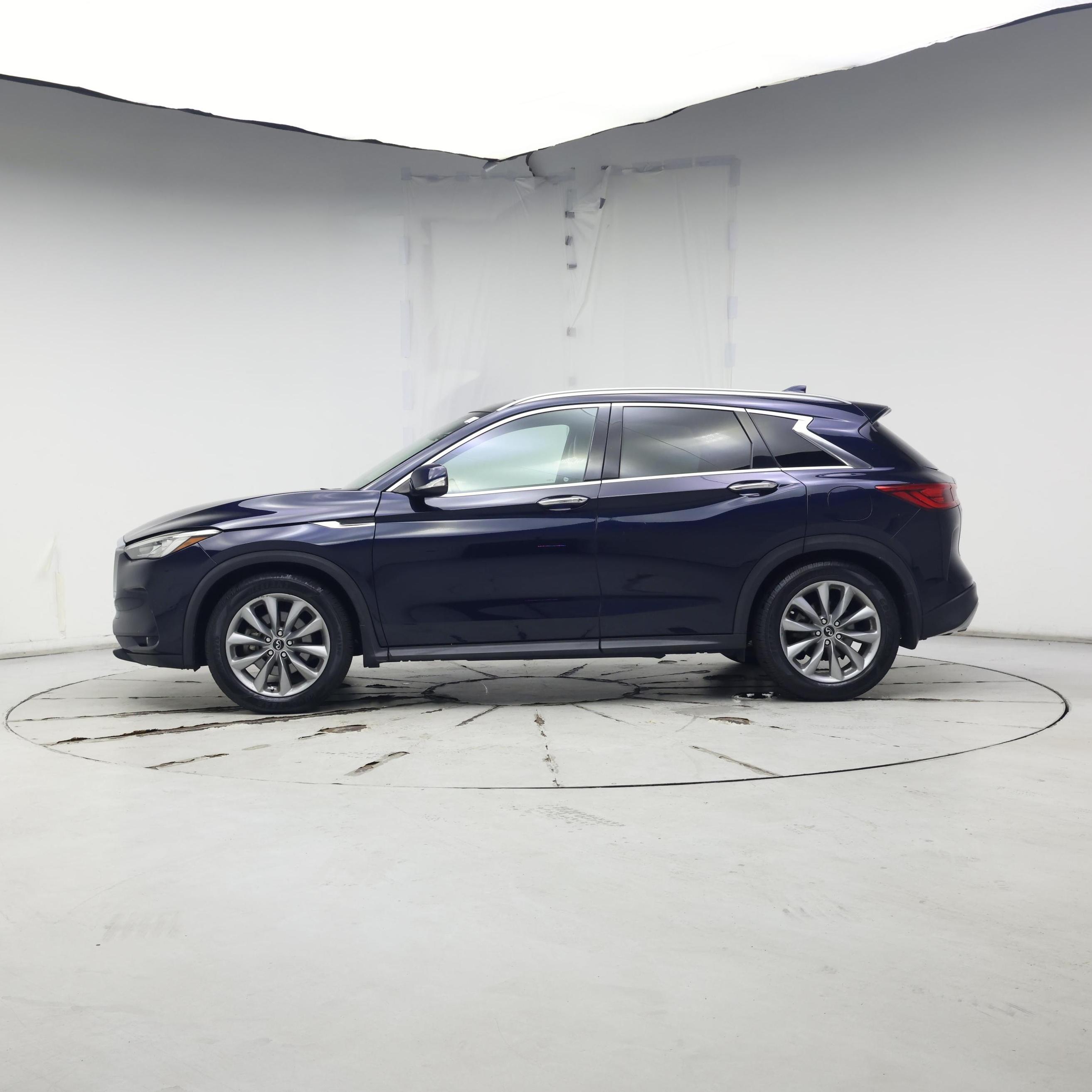 Thumbnail: 2019 INFINITI QX50 - 3