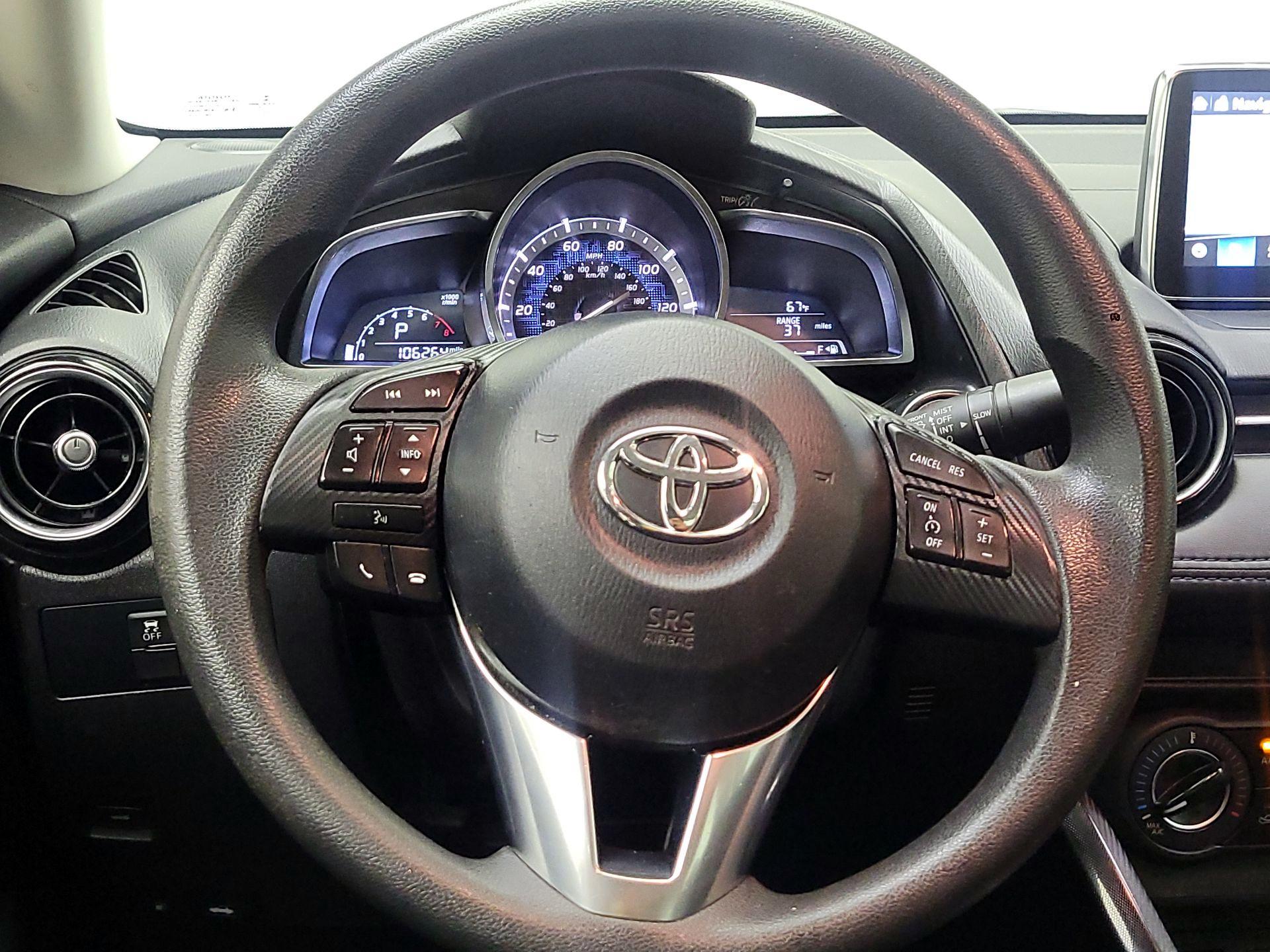 Thumbnail: 2017 Toyota Yaris iA - 10