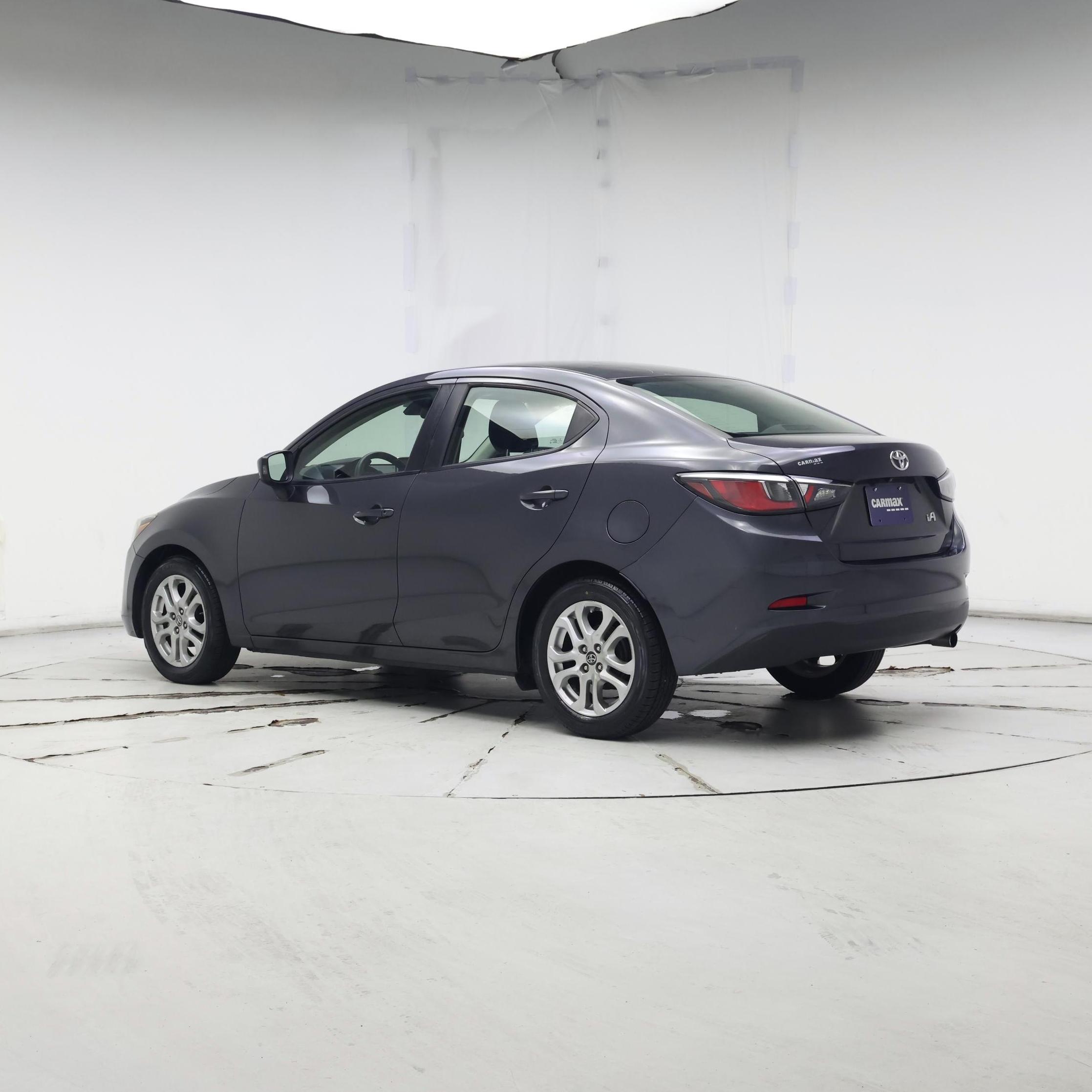 Thumbnail: 2017 Toyota Yaris iA - 2