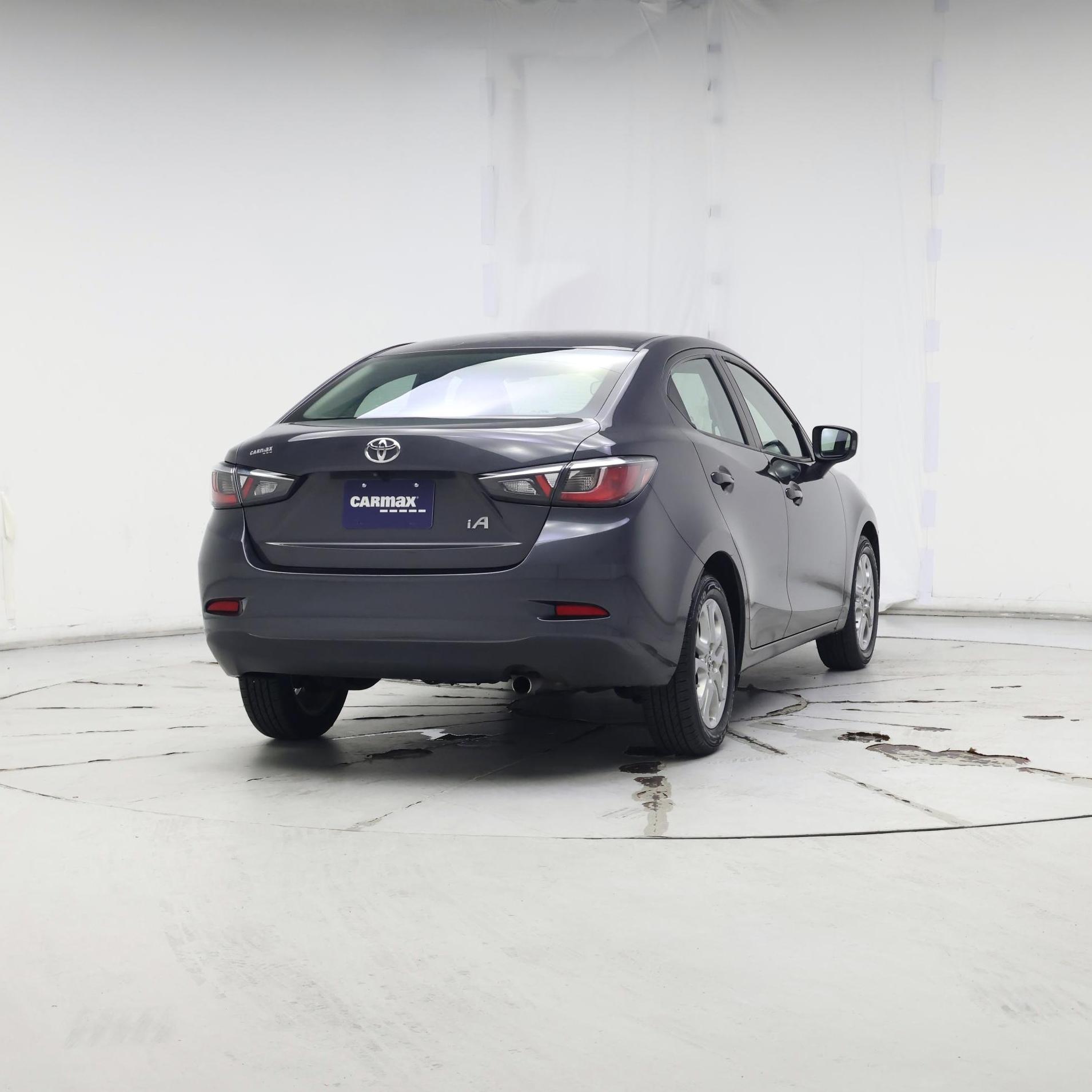 Thumbnail: 2017 Toyota Yaris iA - 8