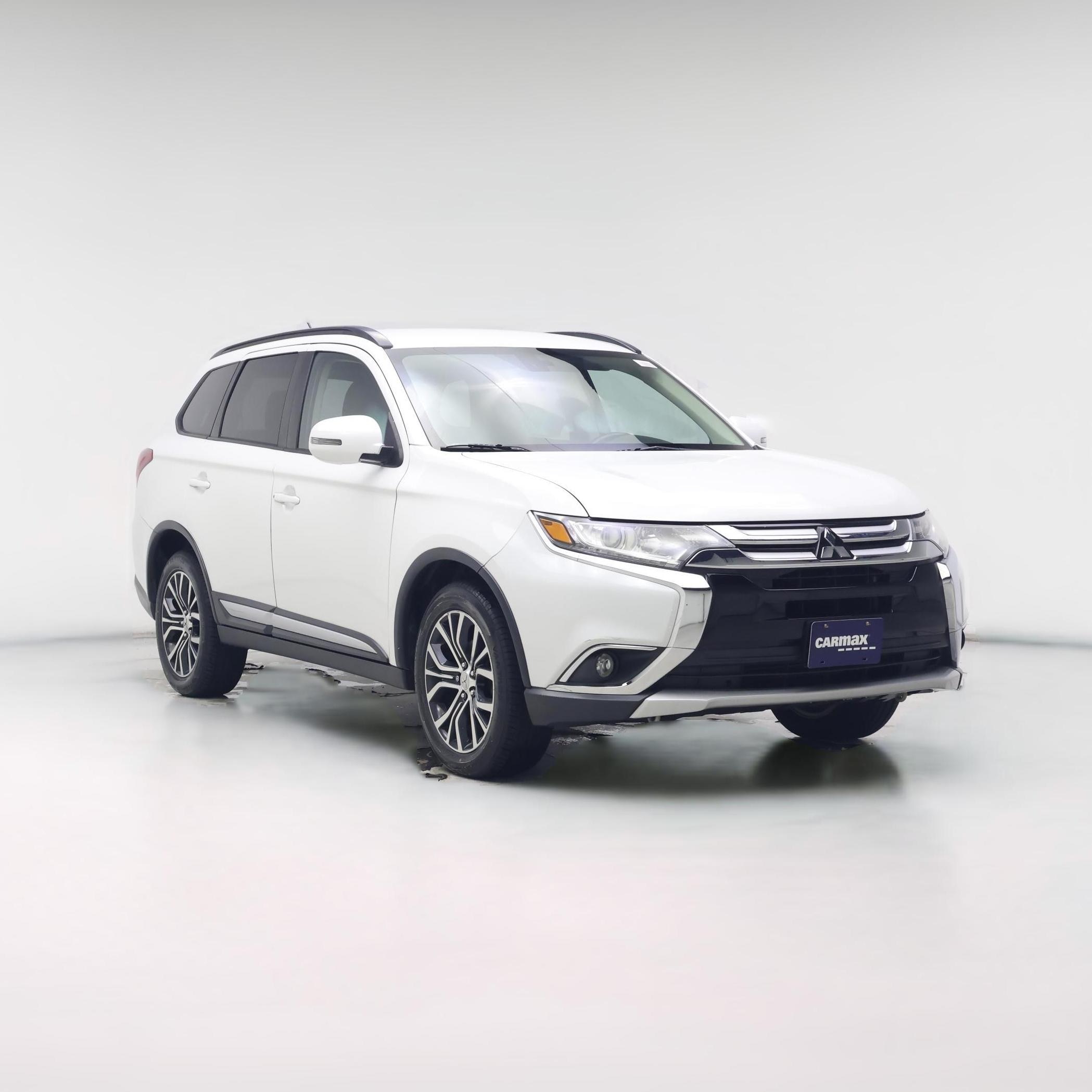 Thumbnail: 2016 Mitsubishi Outlander - 1
