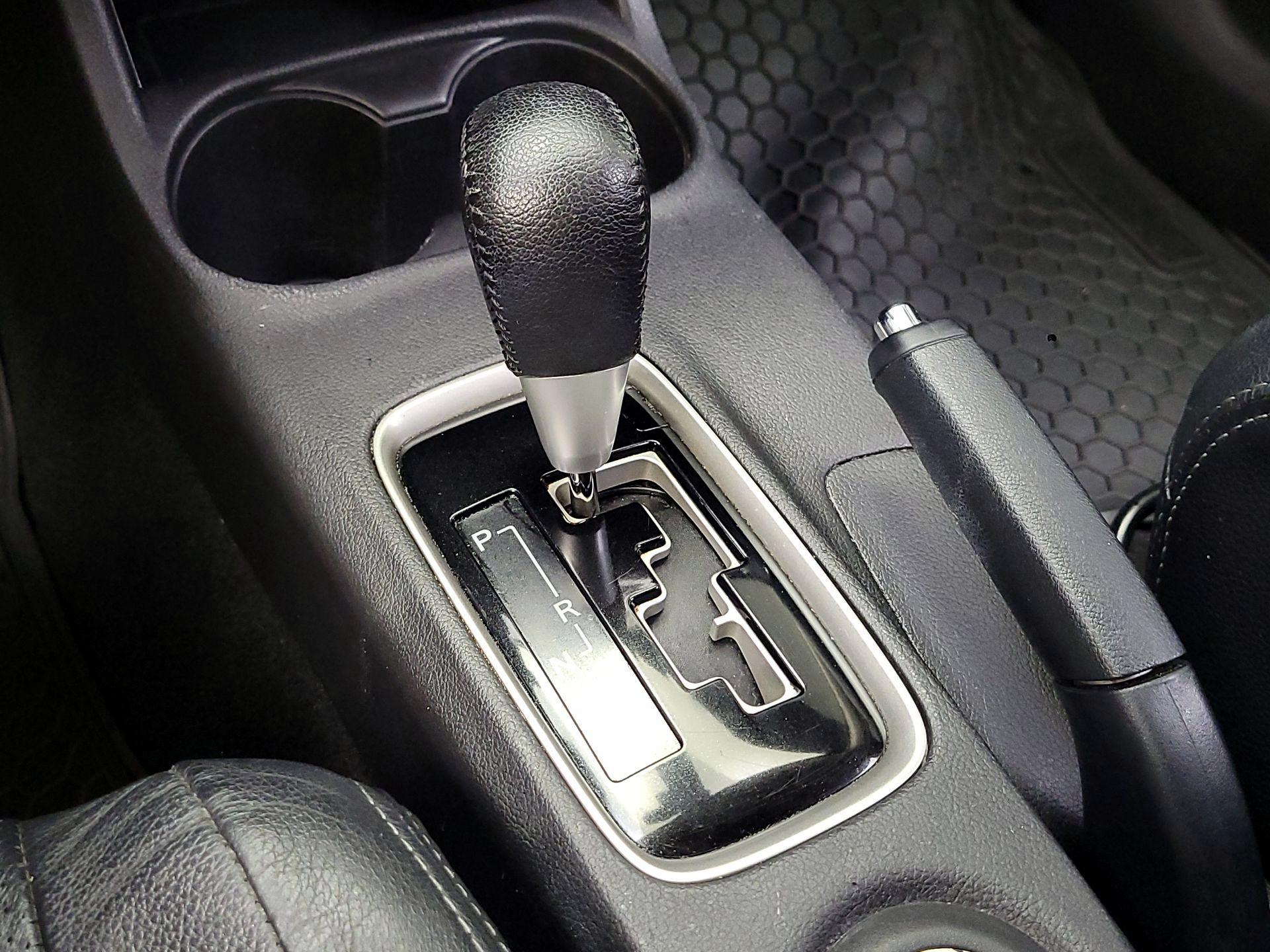 Thumbnail: 2016 Mitsubishi Outlander - 17