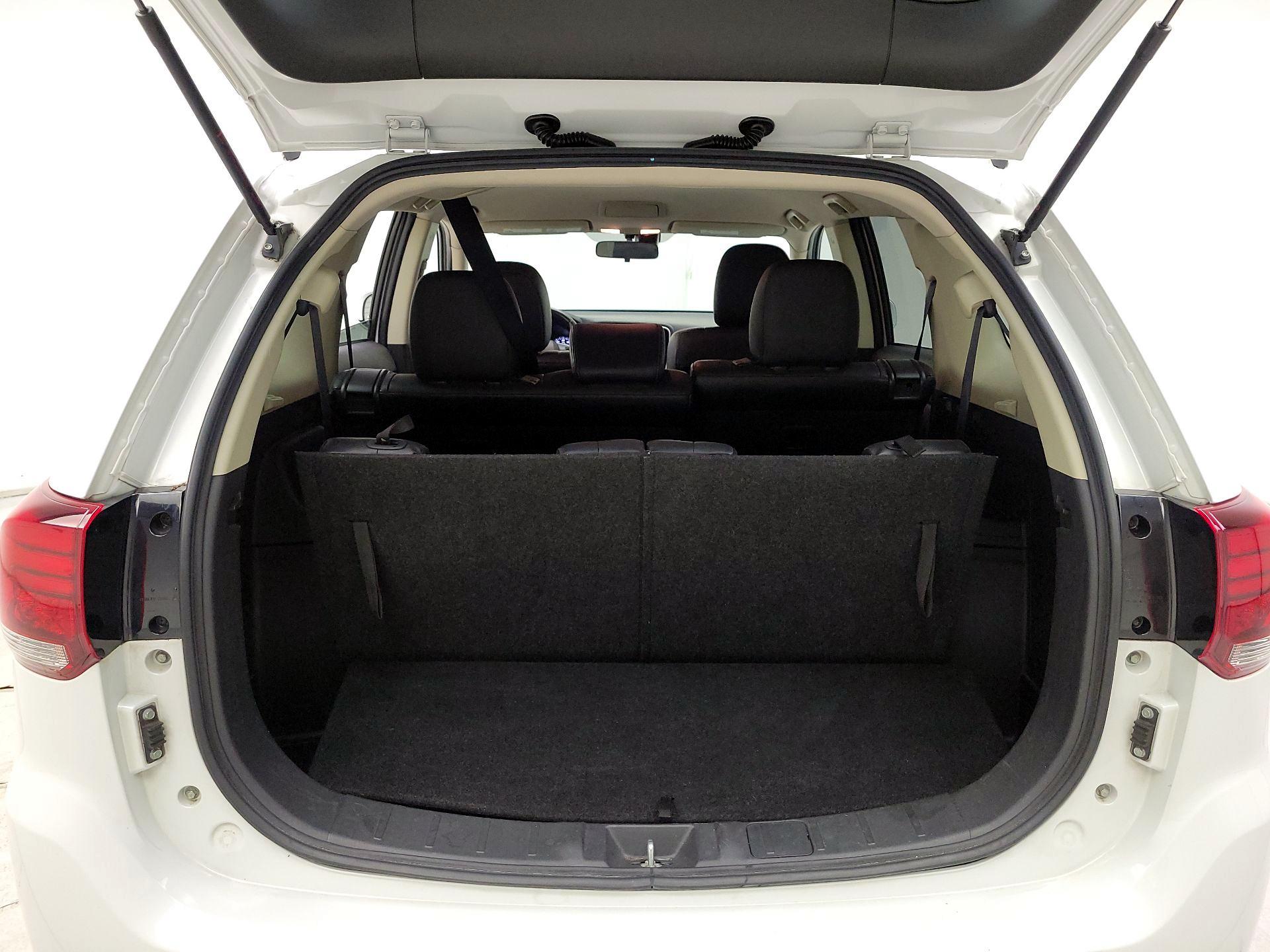 Thumbnail: 2016 Mitsubishi Outlander - 20