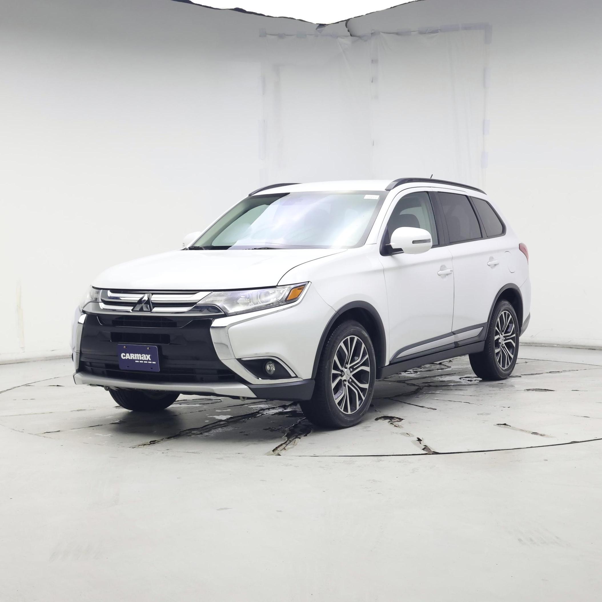 Thumbnail: 2016 Mitsubishi Outlander - 4