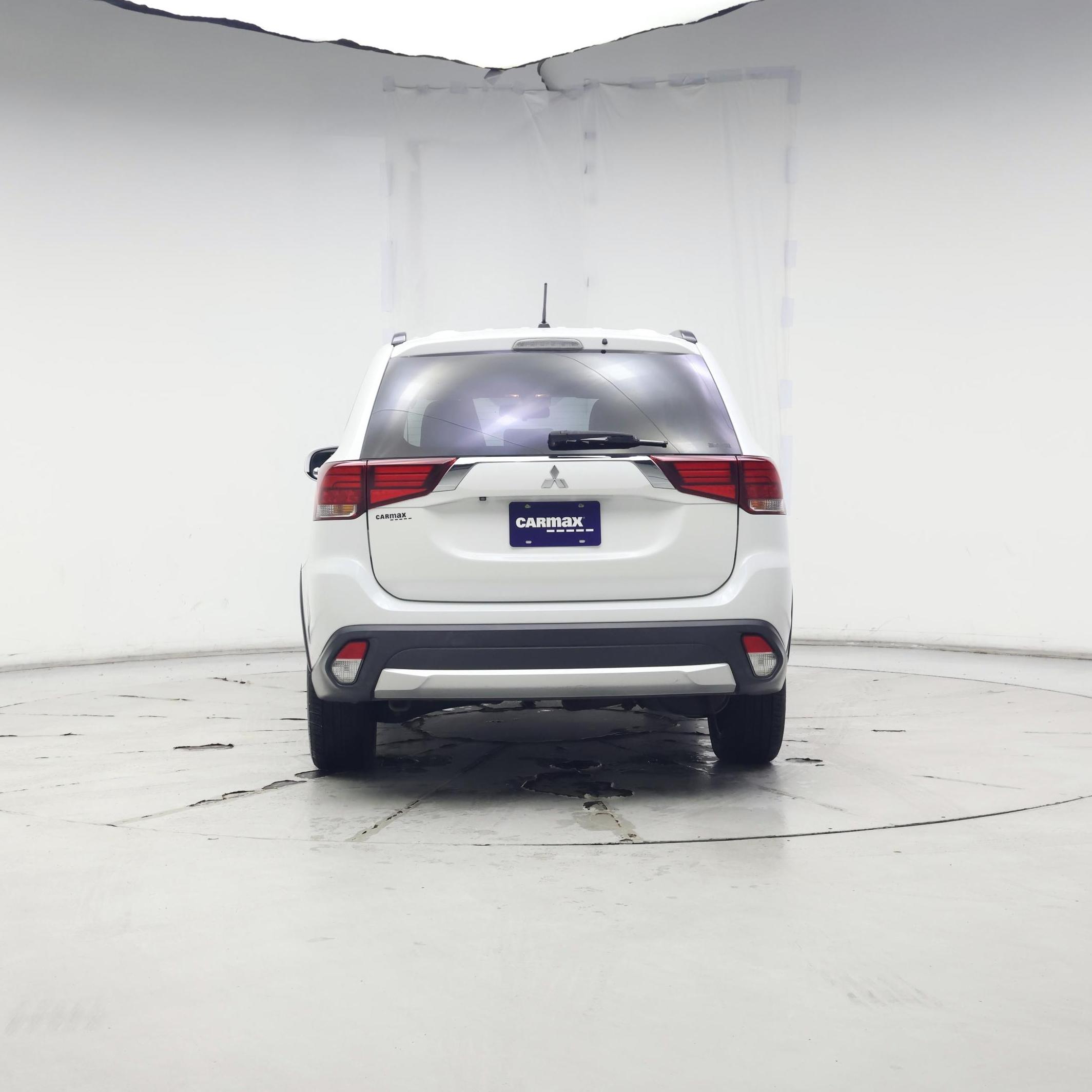 Thumbnail: 2016 Mitsubishi Outlander - 6