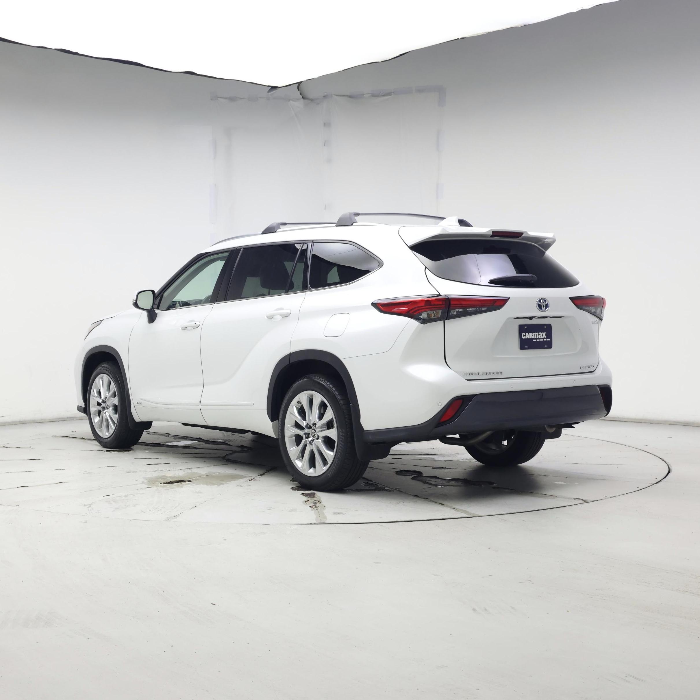 Thumbnail: 2023 Toyota Highlander - 2