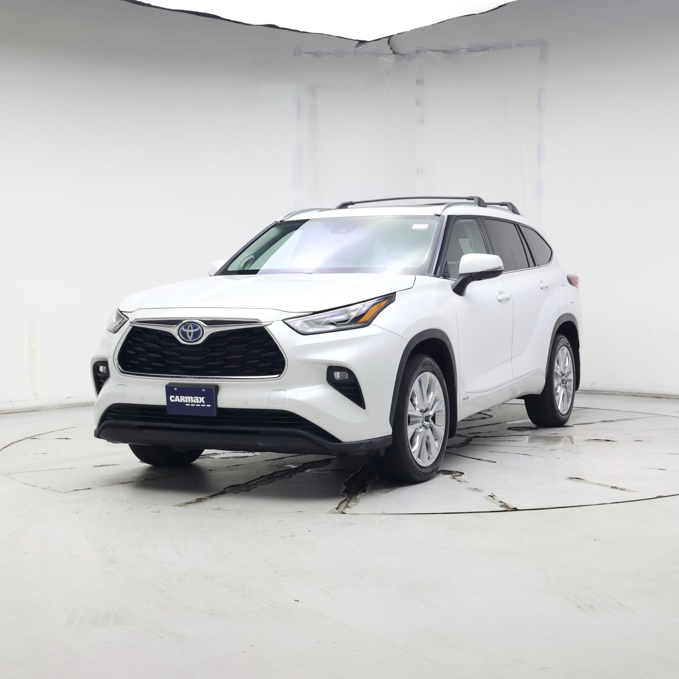 Thumbnail: 2023 Toyota Highlander - 4