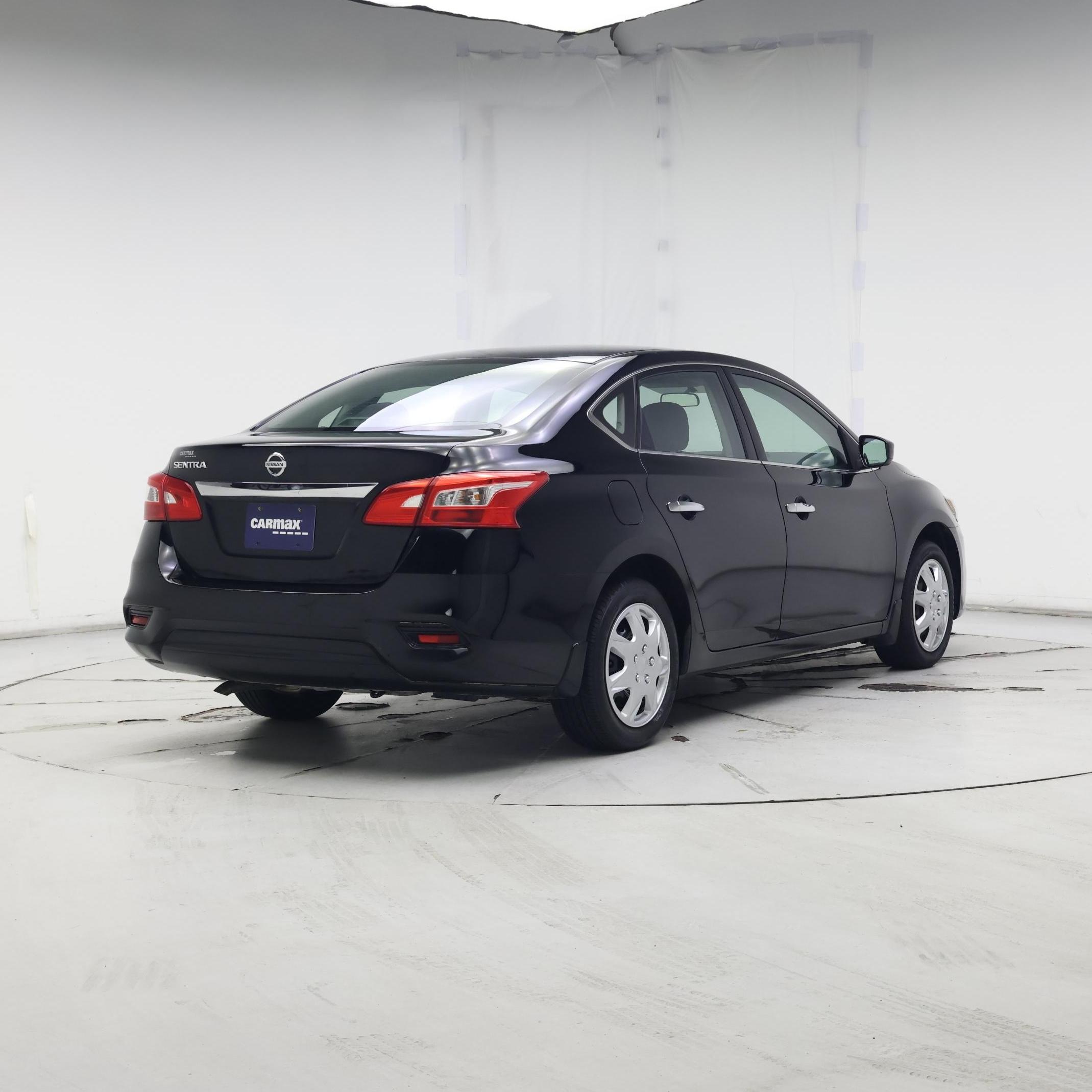 Thumbnail: 2017 Nissan Sentra - 8