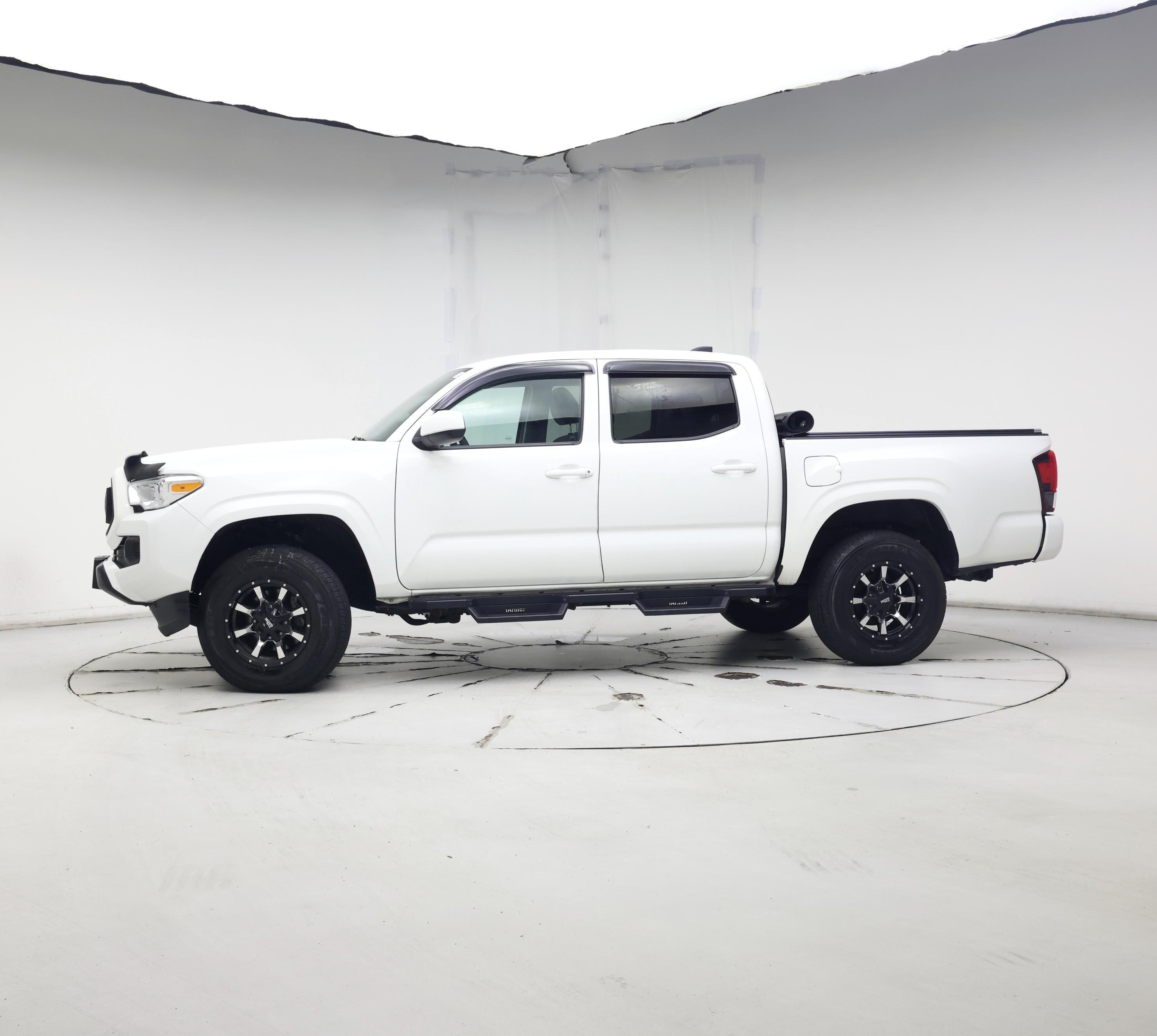 Thumbnail: 2022 Toyota Tacoma - 3
