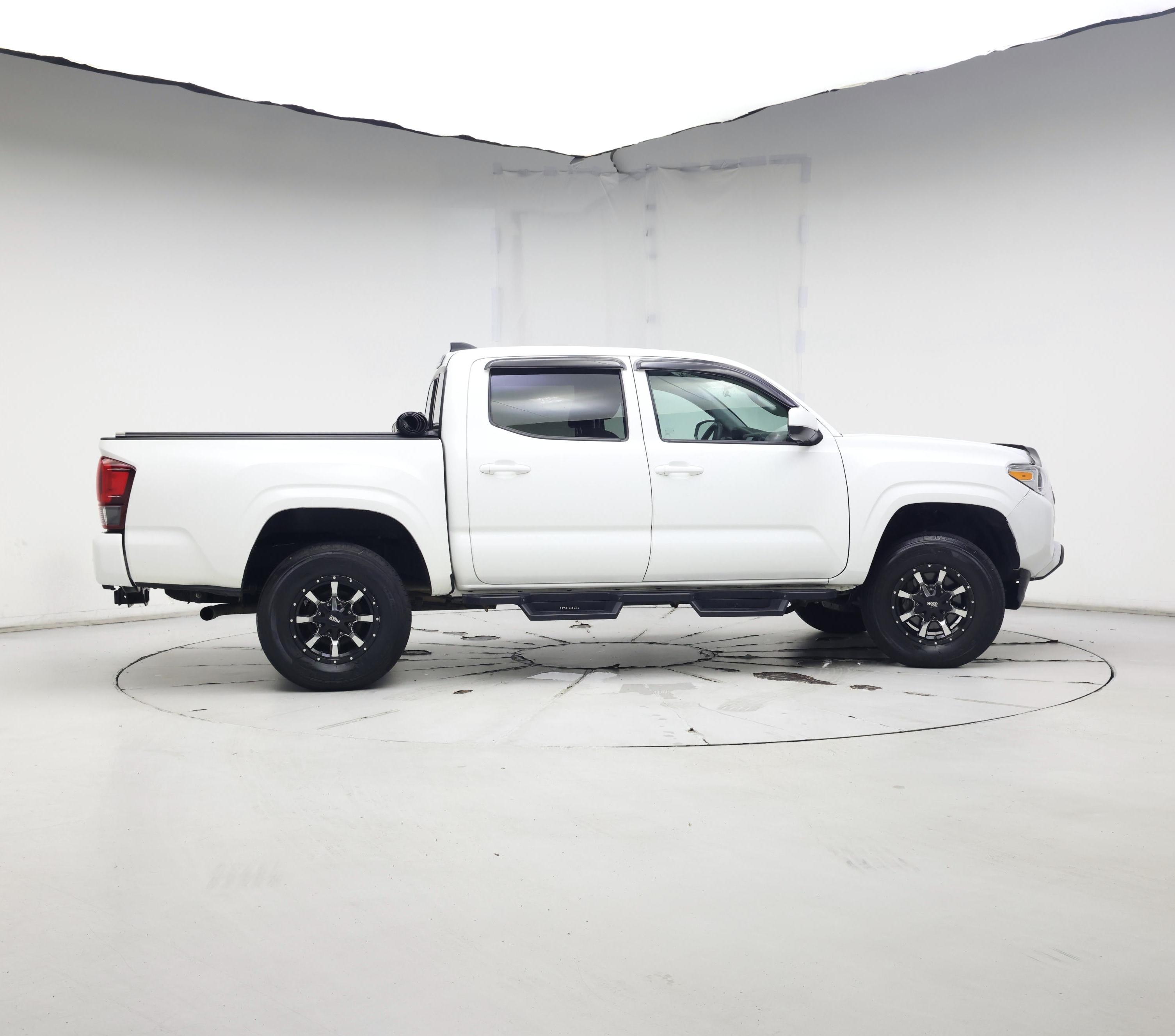 Thumbnail: 2022 Toyota Tacoma - 7
