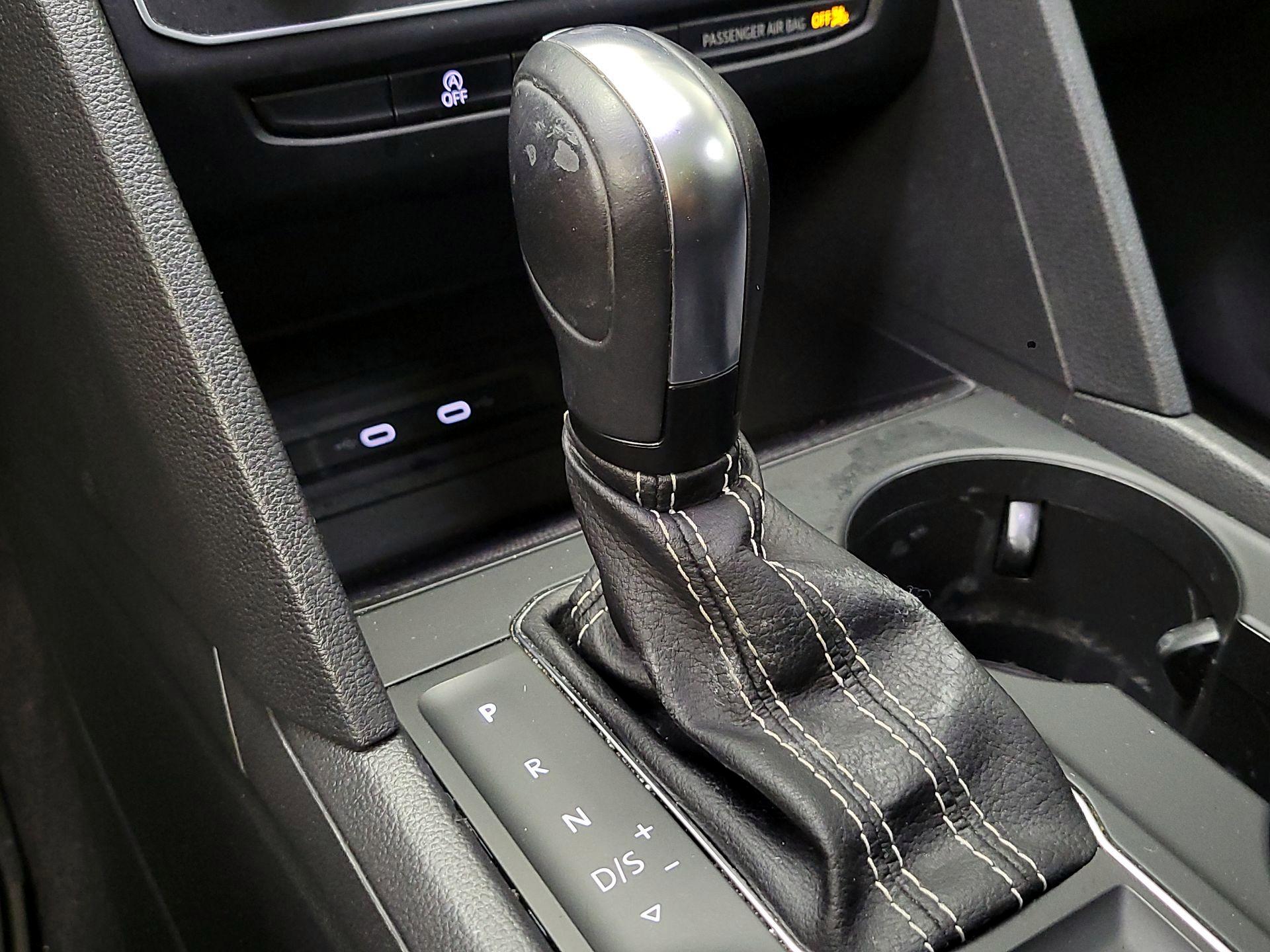 Thumbnail: 2021 Volkswagen Atlas - 17