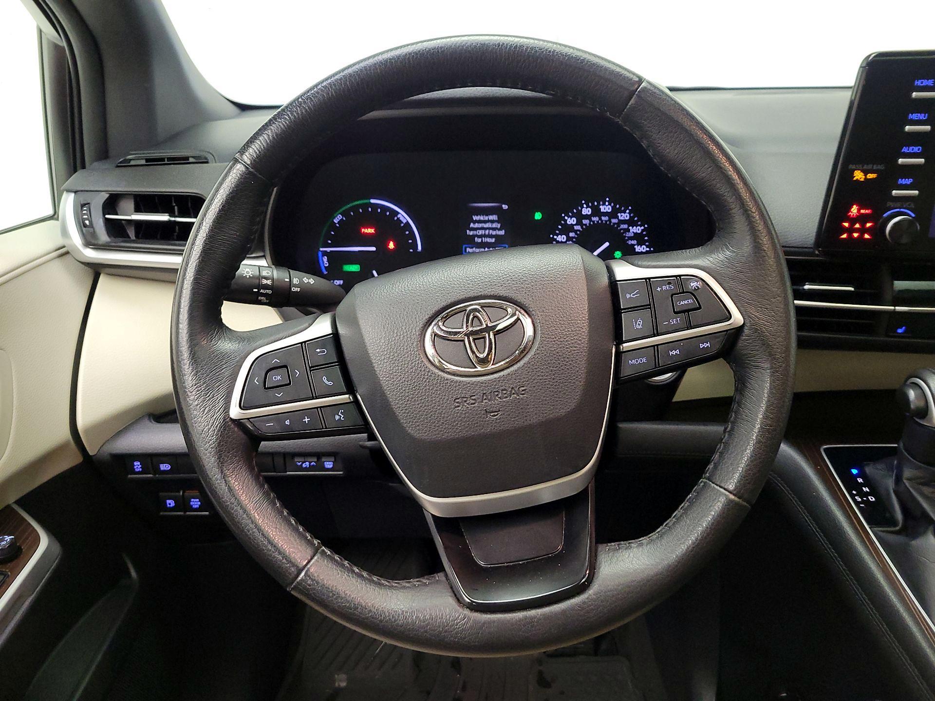 Thumbnail: 2021 Toyota Sienna - 10