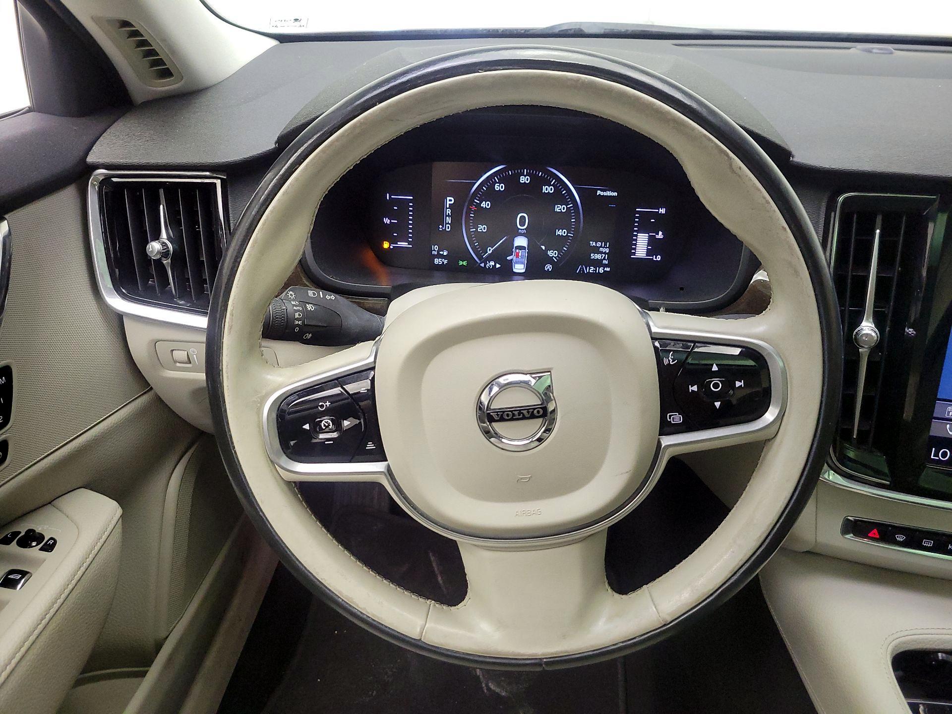Thumbnail: 2018 Volvo S90 - 10