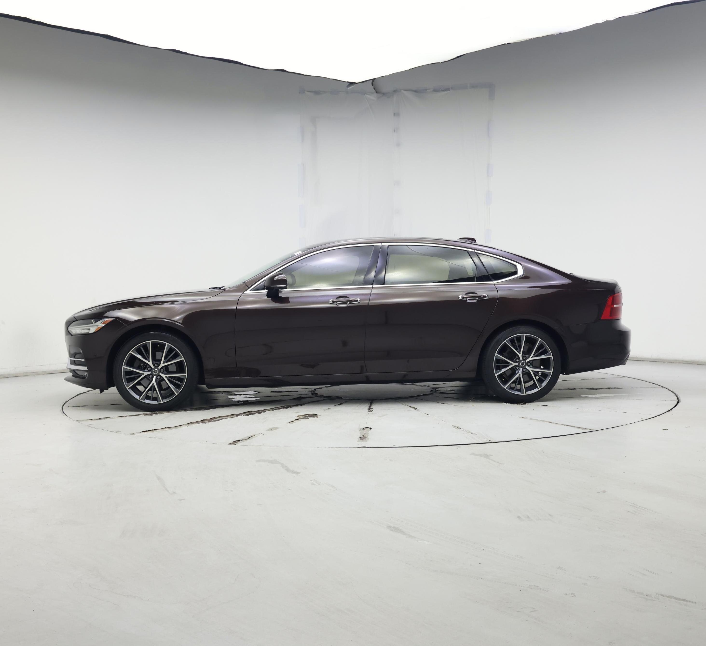 Thumbnail: 2018 Volvo S90 - 3