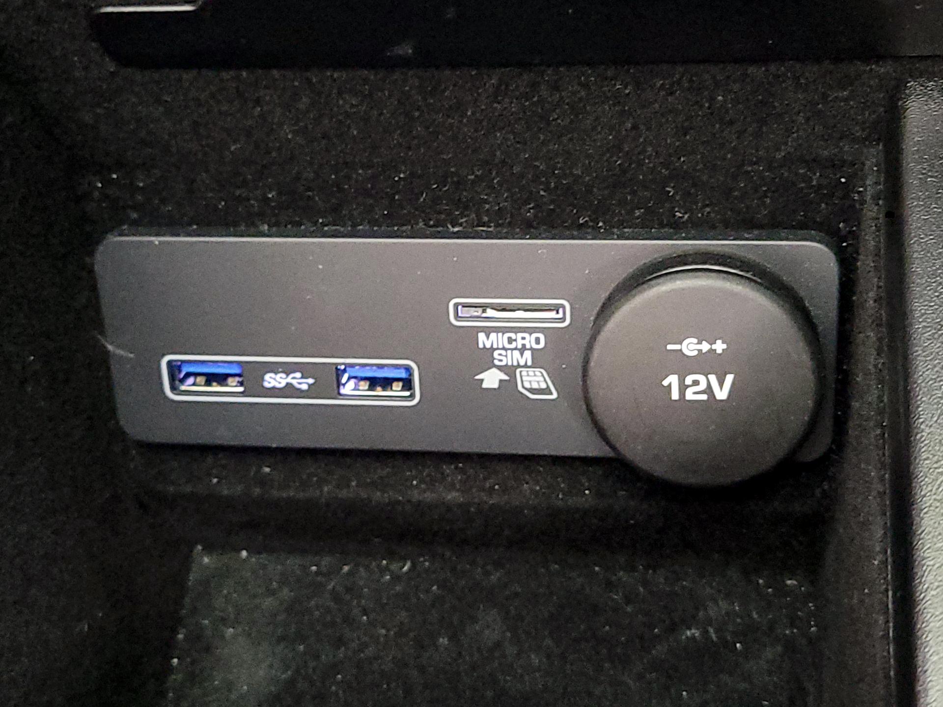 Thumbnail: 2019 Jaguar F-Type - 18