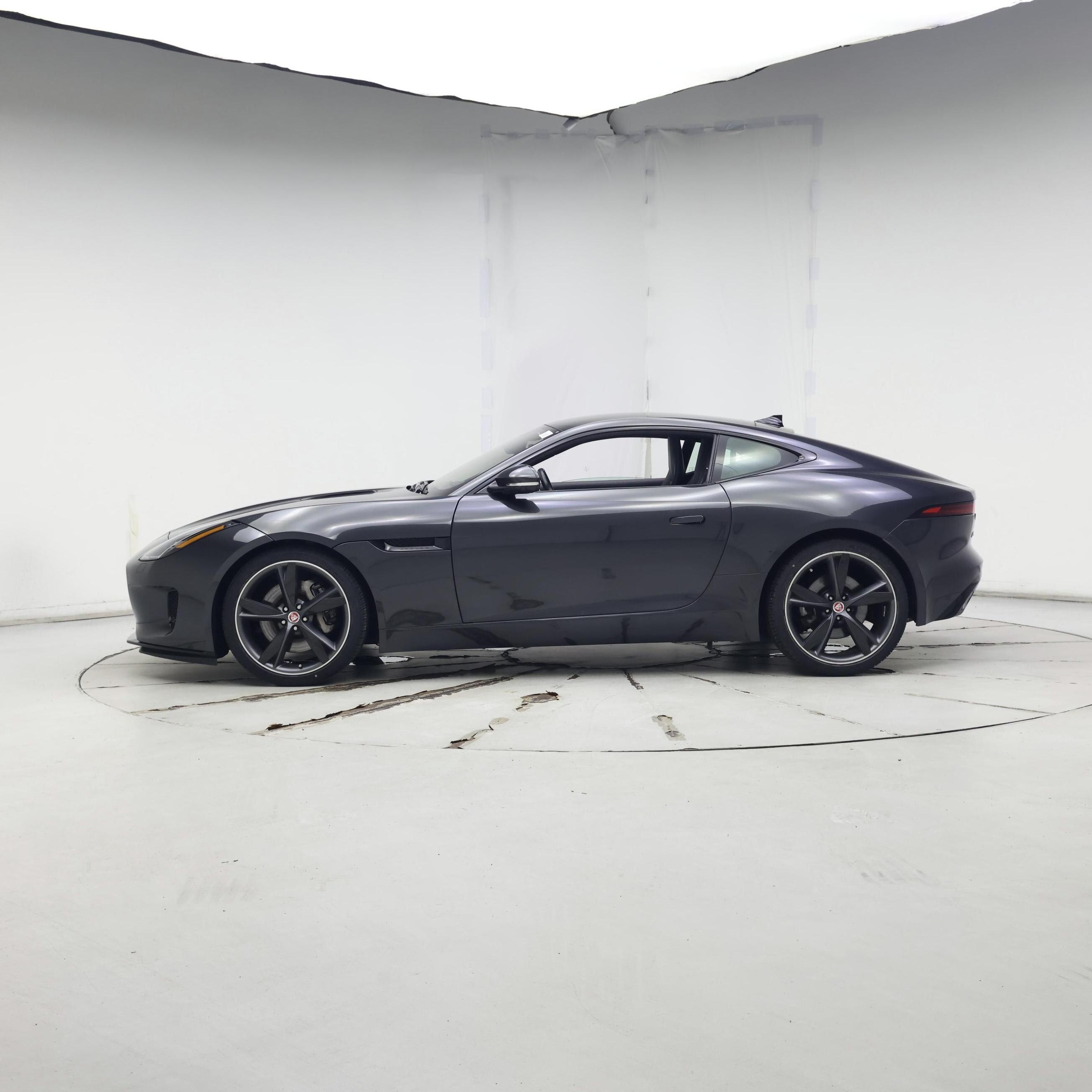 Thumbnail: 2019 Jaguar F-Type - 3