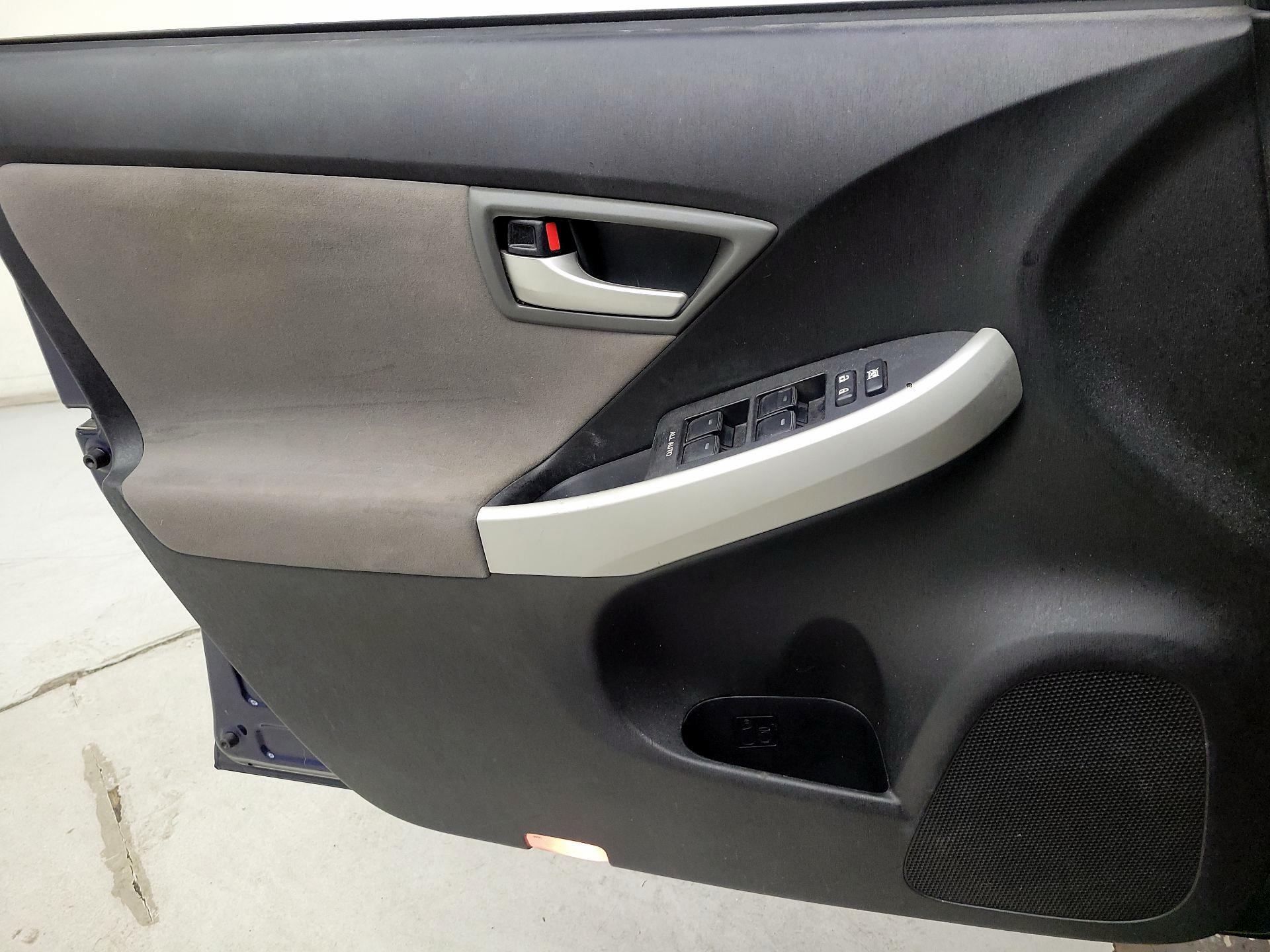 Thumbnail: 2014 Toyota Prius - 12