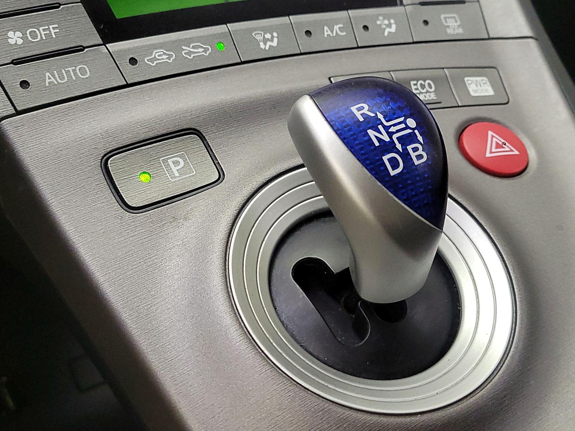 Thumbnail: 2014 Toyota Prius - 17