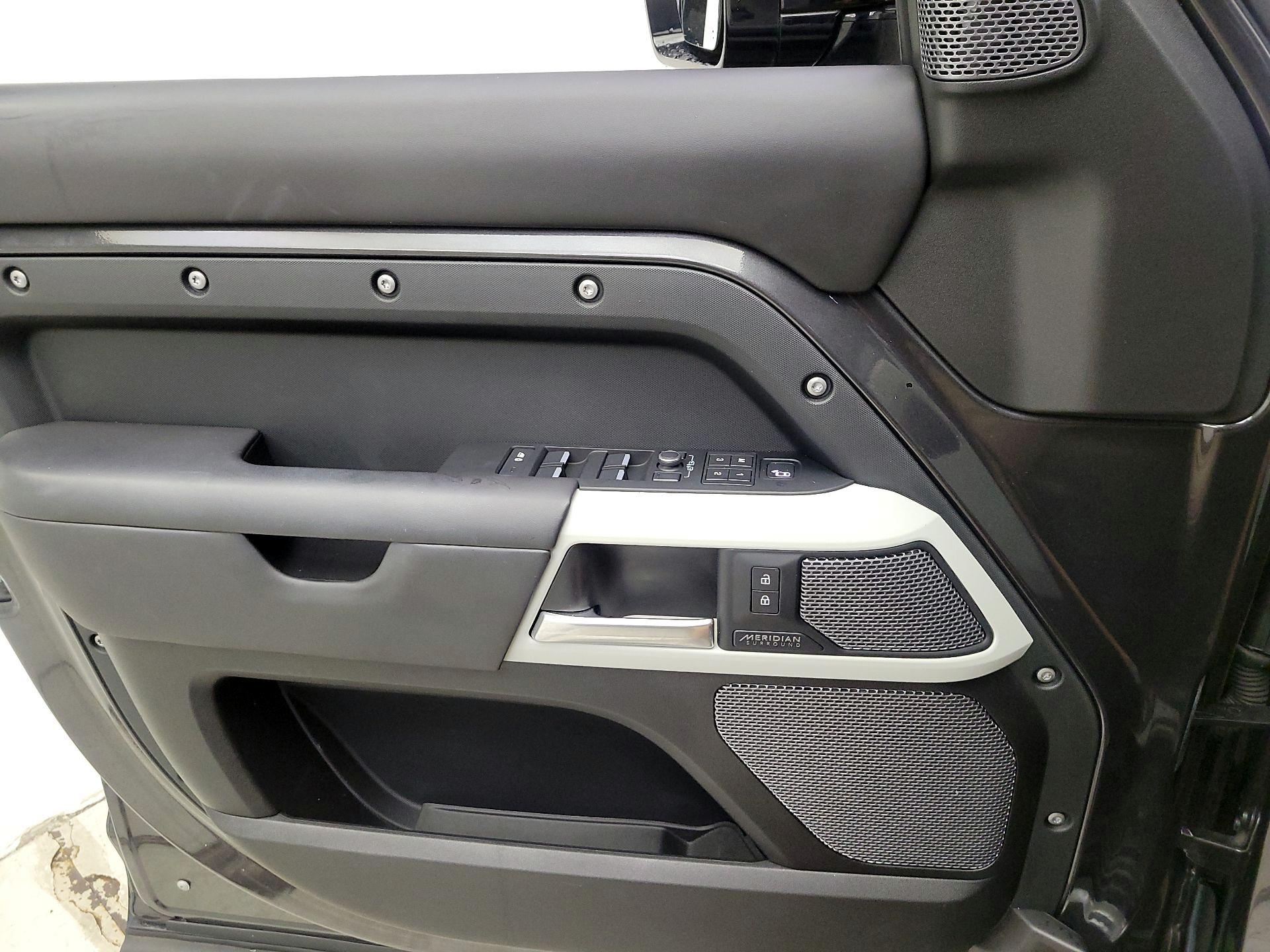 Thumbnail: 2022 Land Rover Defender - 12