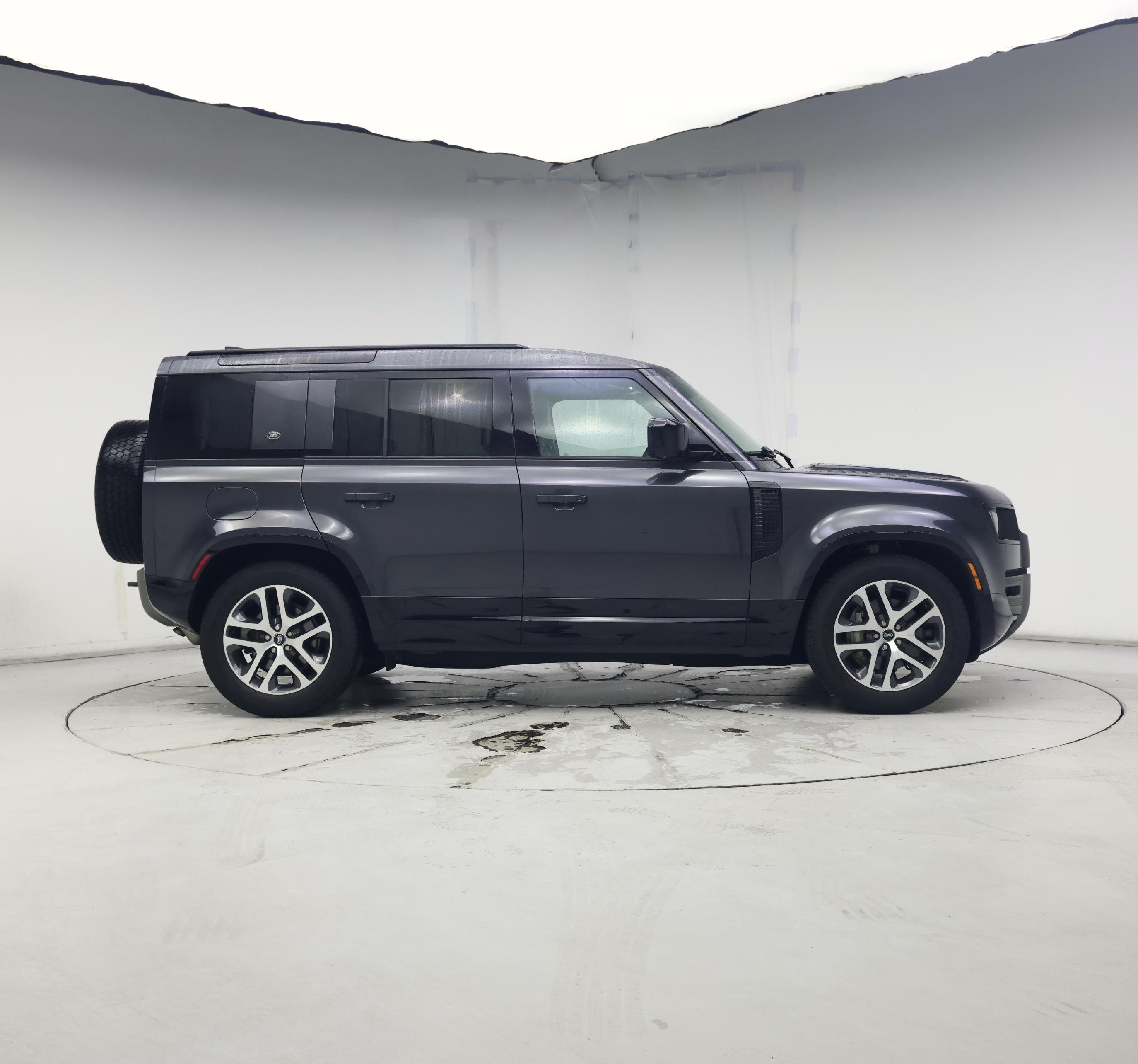Thumbnail: 2022 Land Rover Defender - 7