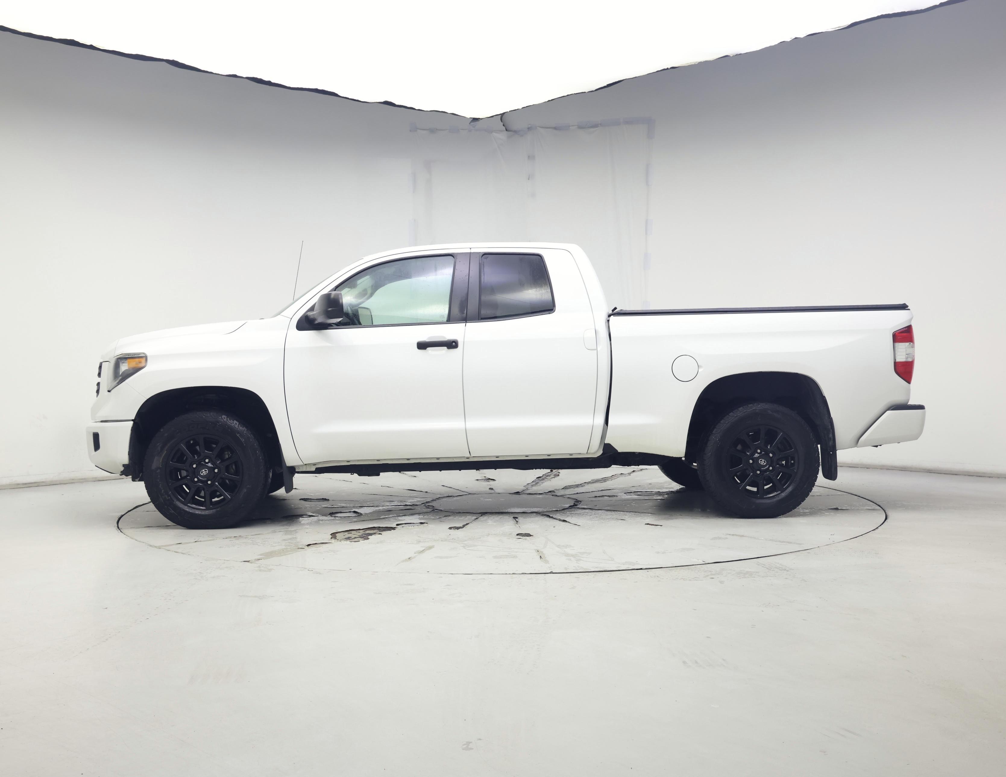 Thumbnail: 2019 Toyota Tundra - 3