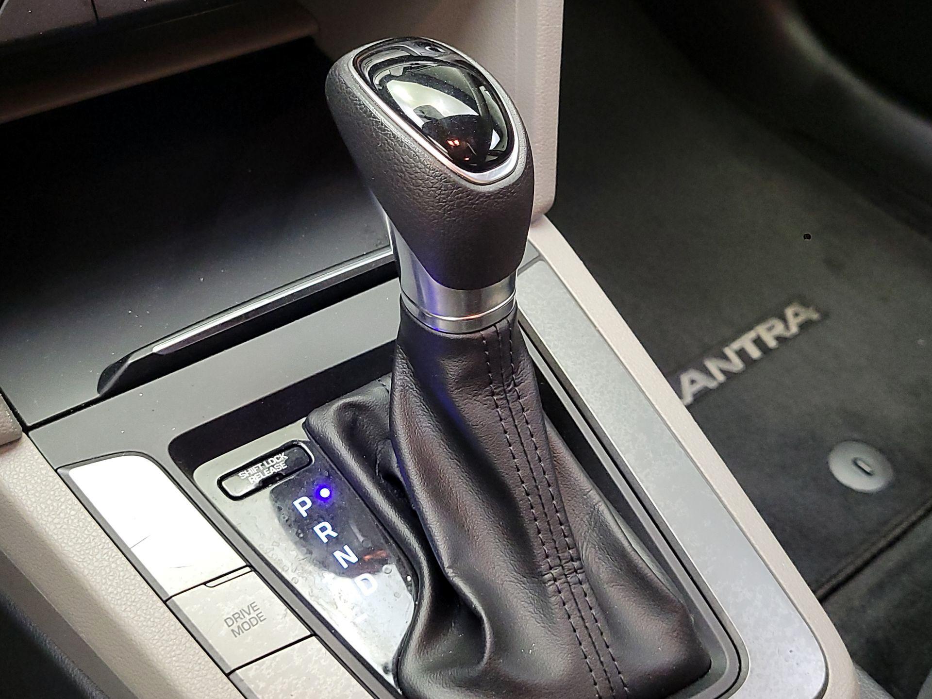 Thumbnail: 2017 Hyundai Elantra - 17