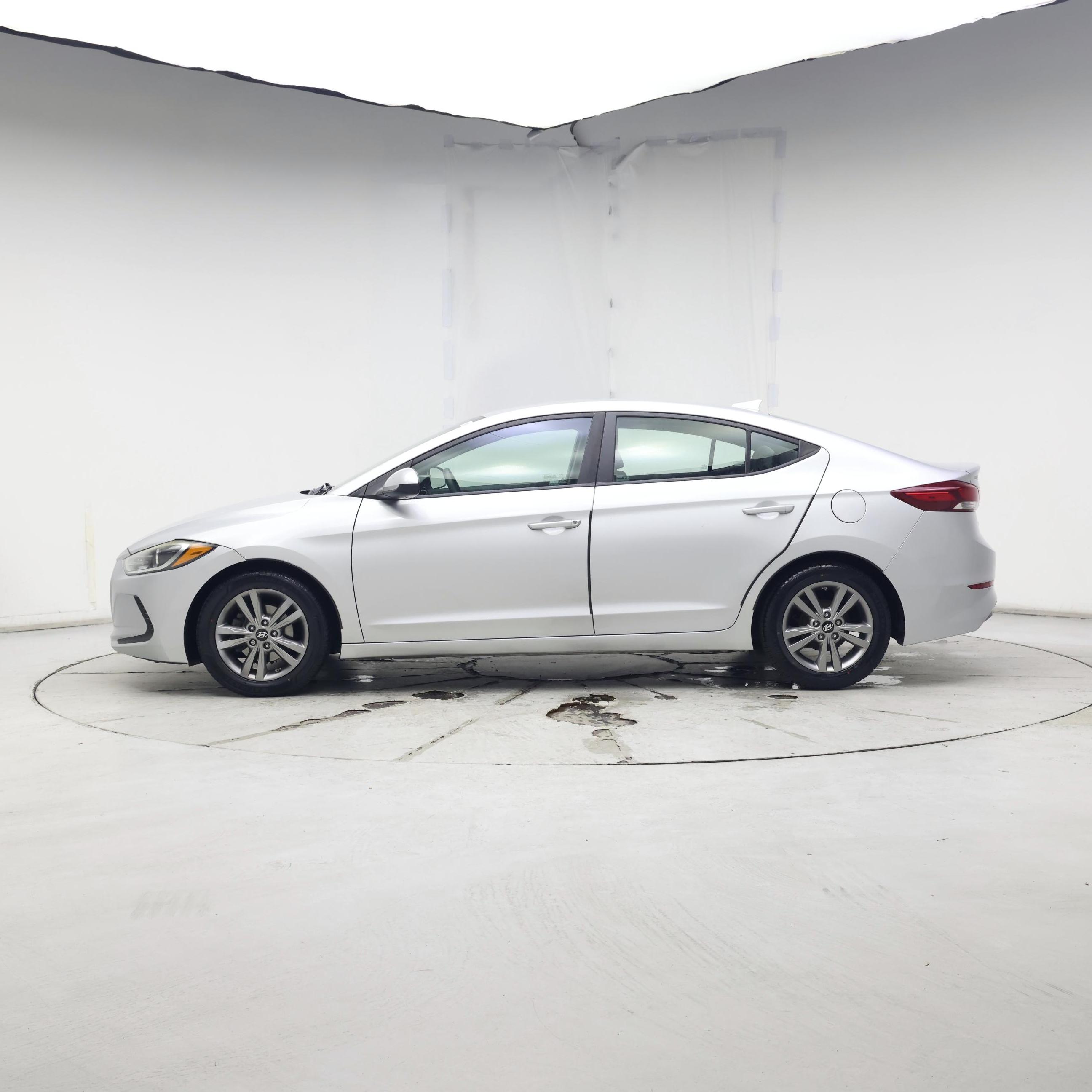 Thumbnail: 2017 Hyundai Elantra - 3