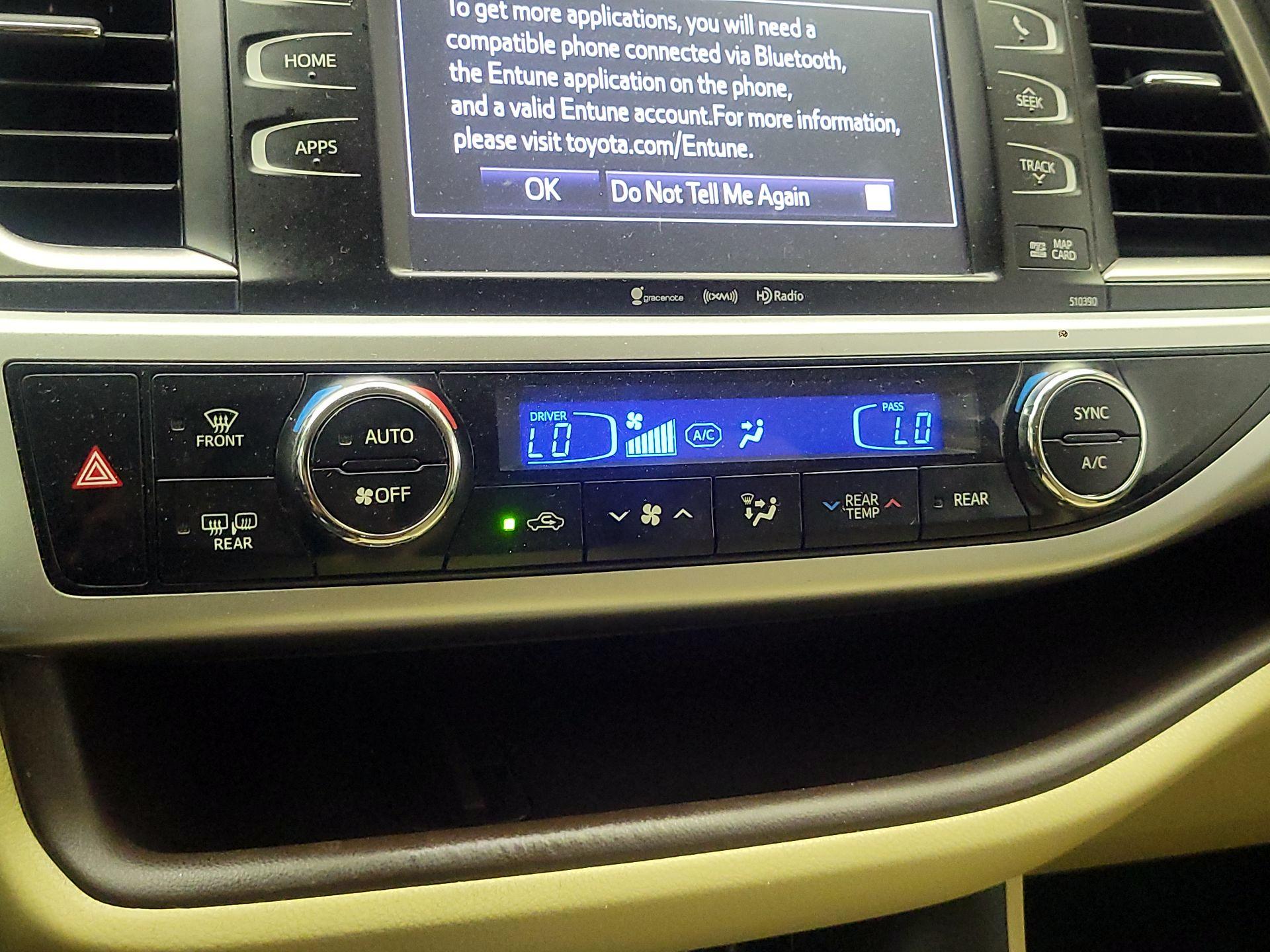 Thumbnail: 2019 Toyota Highlander - 17