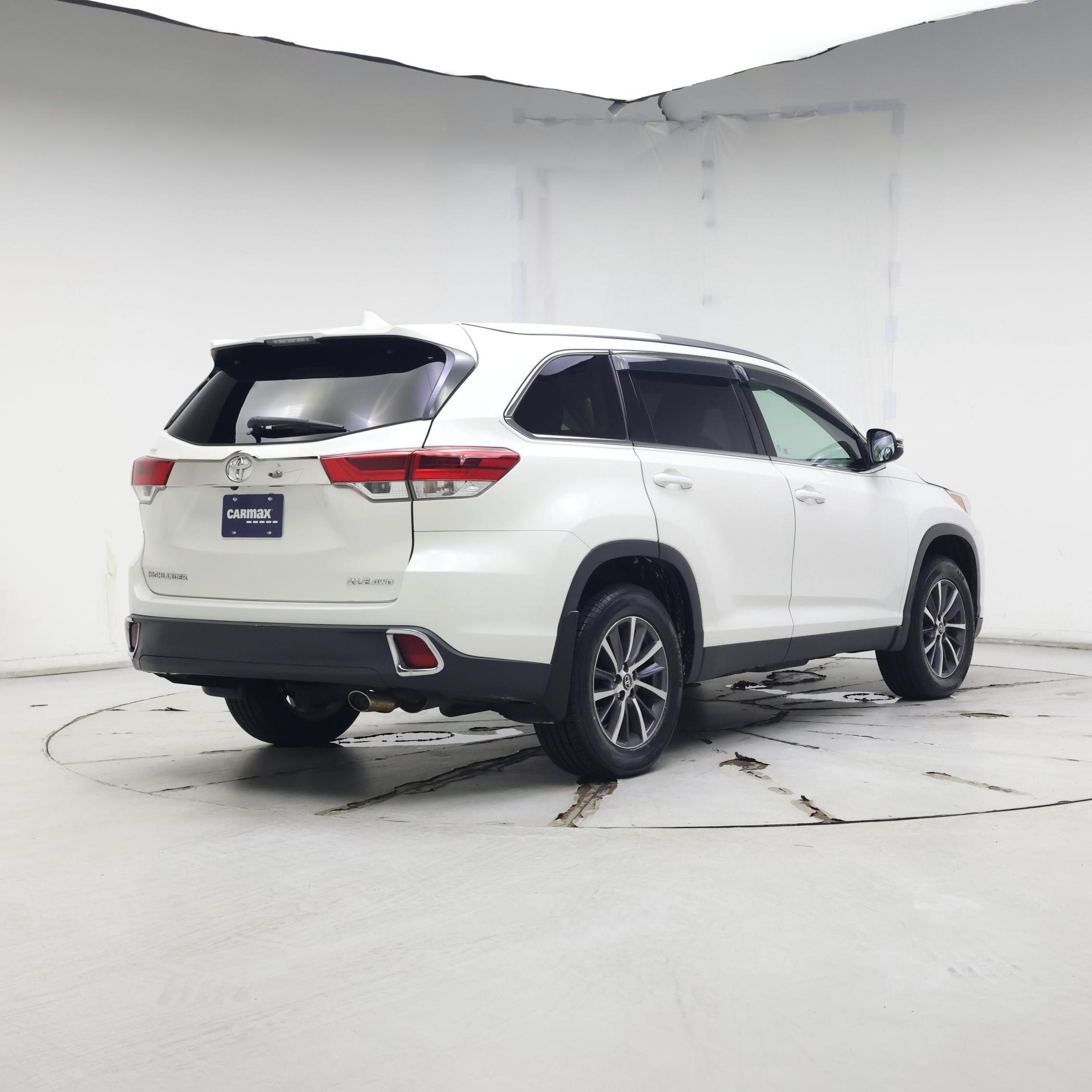 Thumbnail: 2019 Toyota Highlander - 8