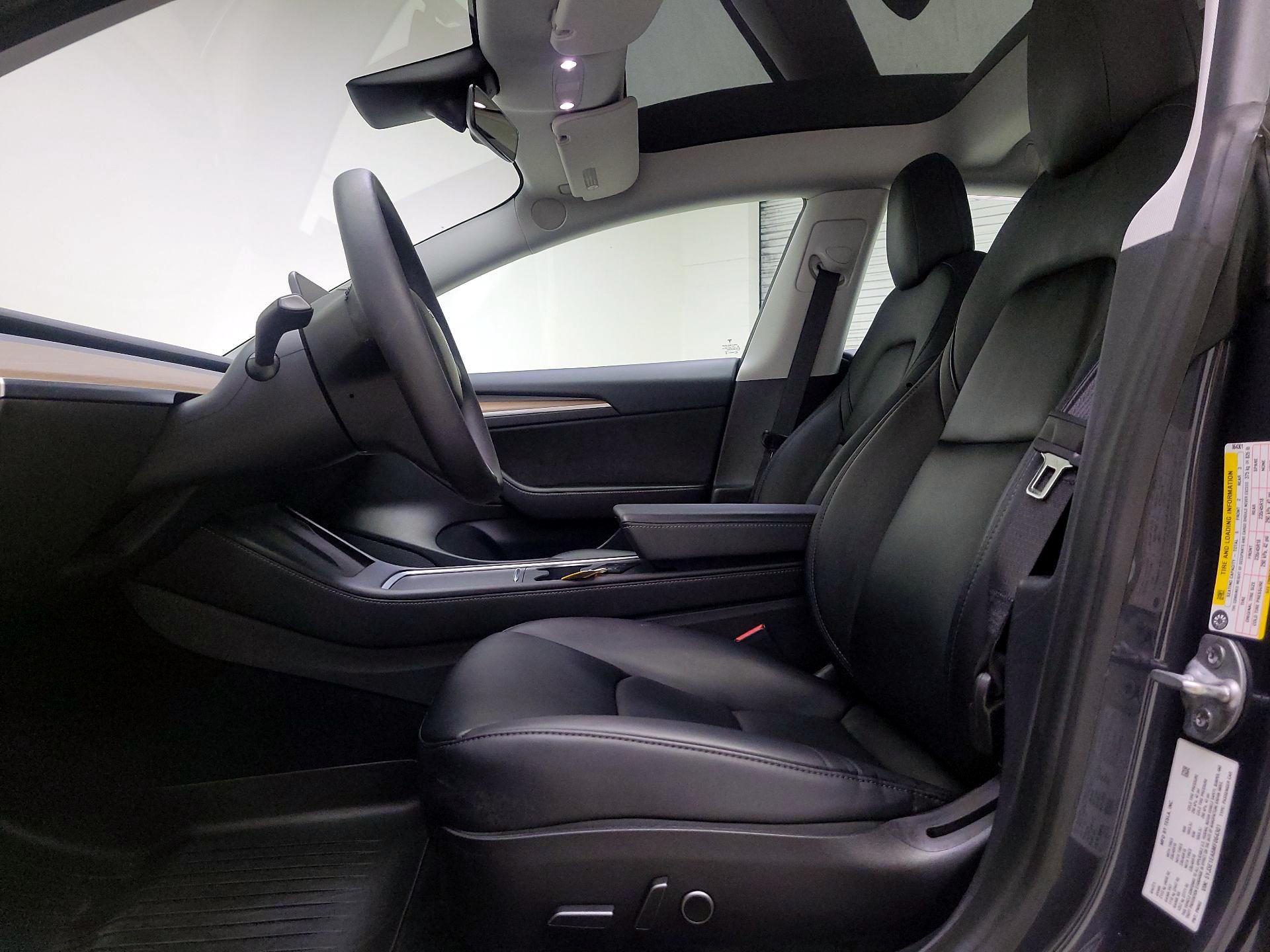 Thumbnail: 2021 Tesla Model 3 - 11